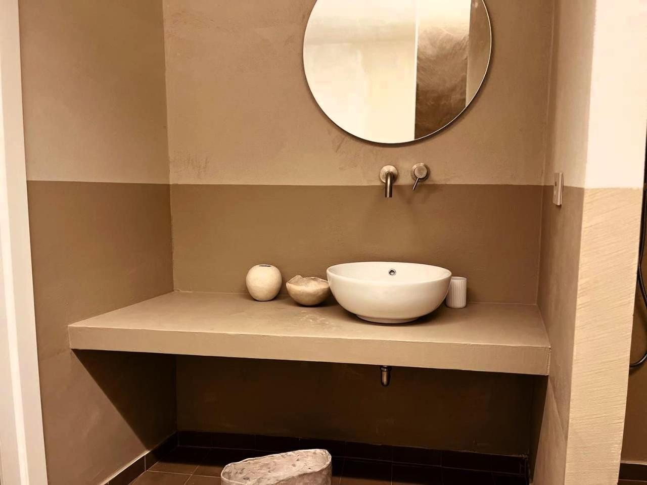 Deluxe Room,1679535220:JPEG
