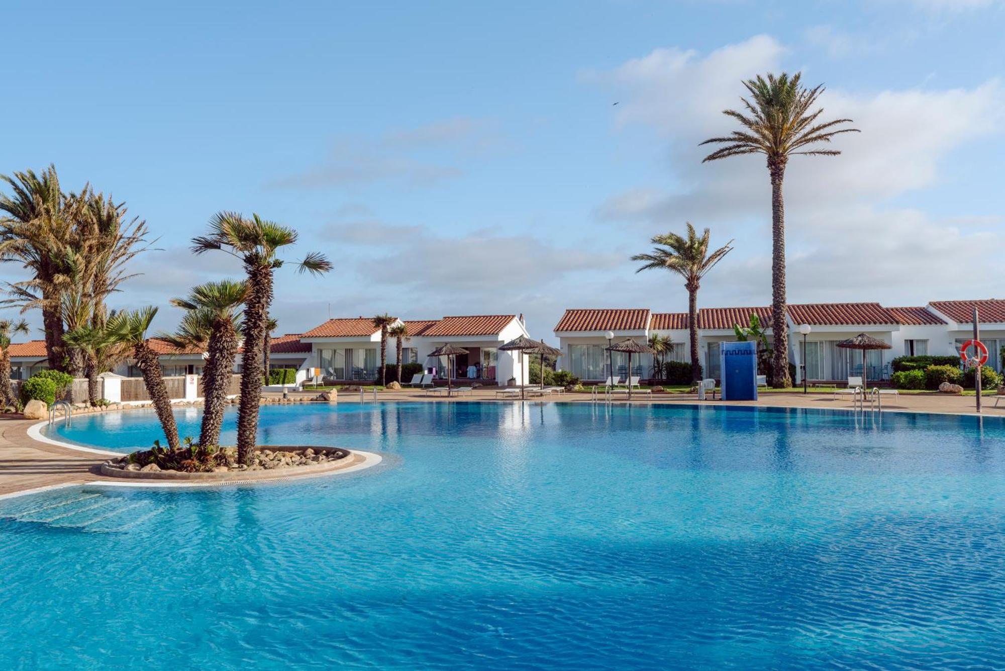 Bungalow avec Accès Direct à la Piscine