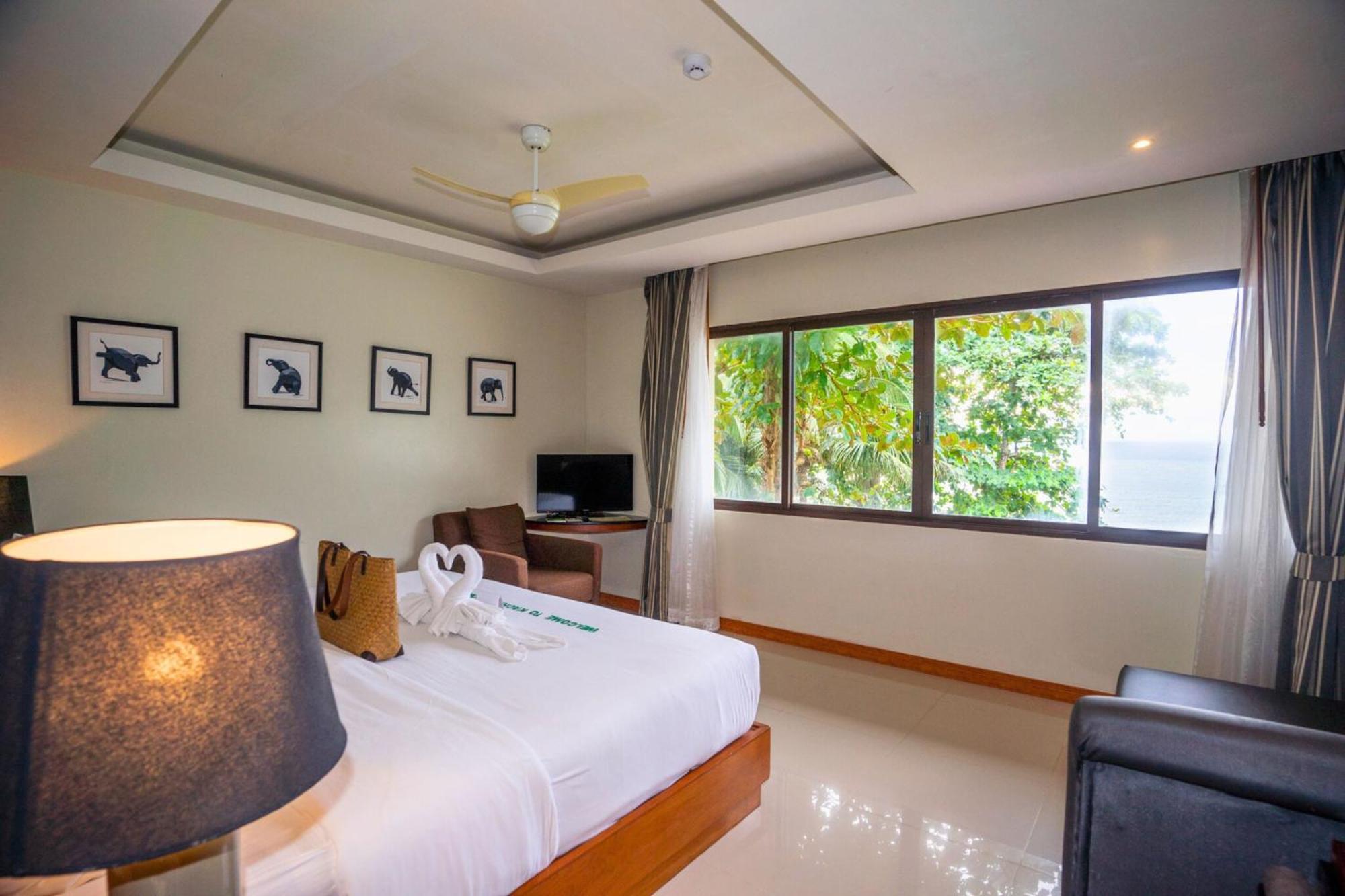 Beachfront Chalet 2nd Floor