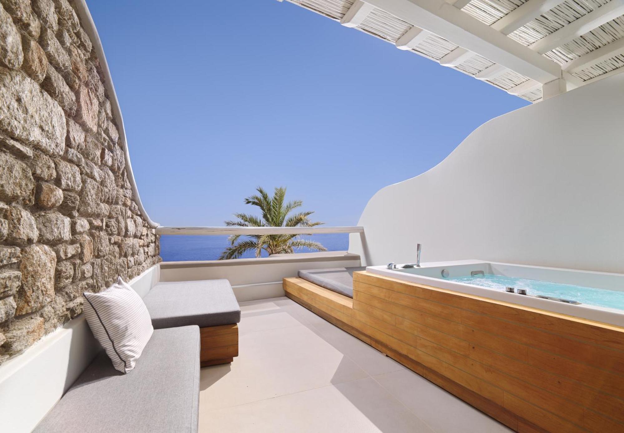 Two-Bedroom Suite Outdoor Hot Tub