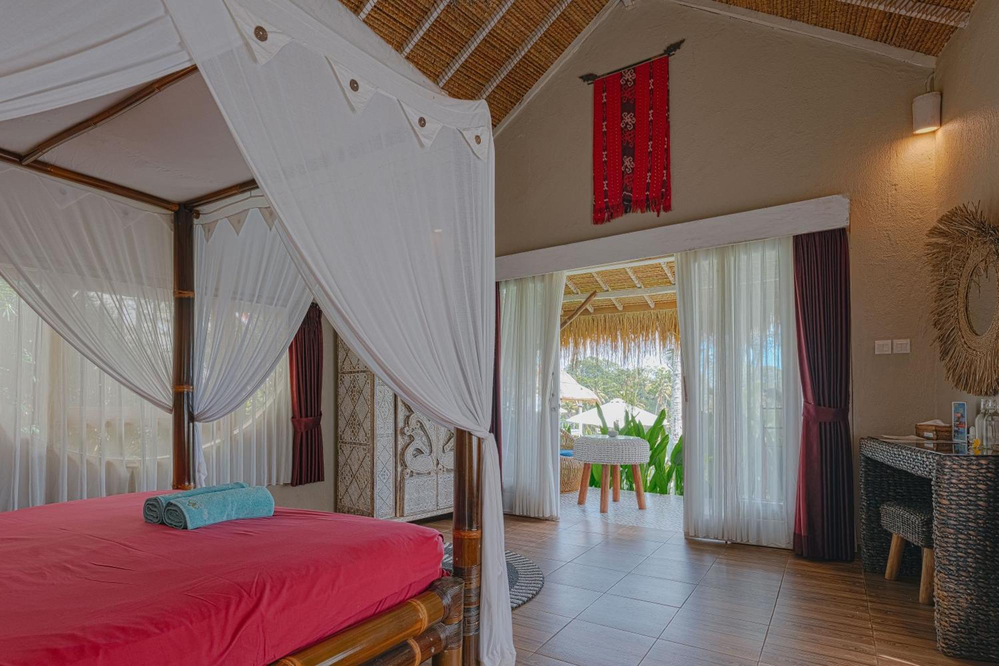 Deluxe Bungalow with Garden View