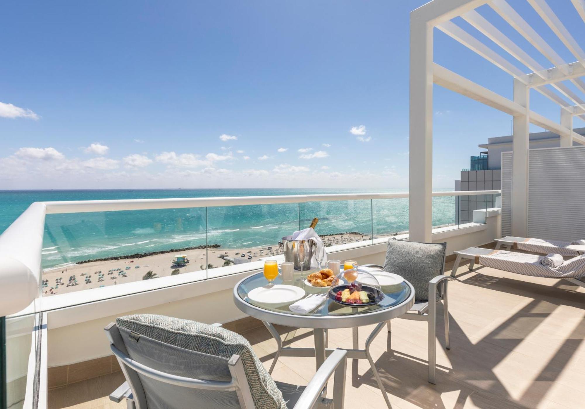 Oceanfront 1 Bedroom Suite Balcony