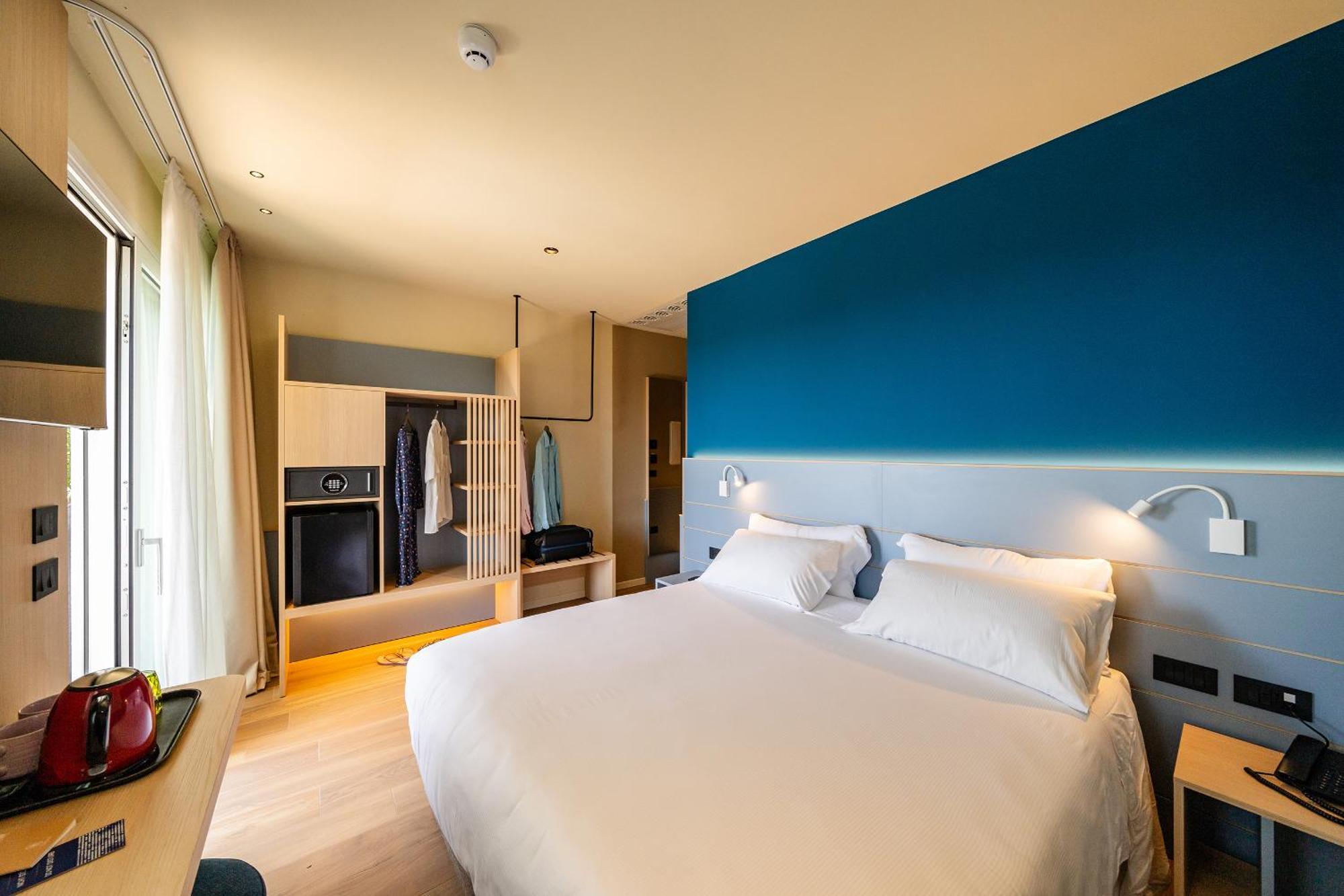 Deluxe Doppel-/Zweibettzimmer mit Meerblick