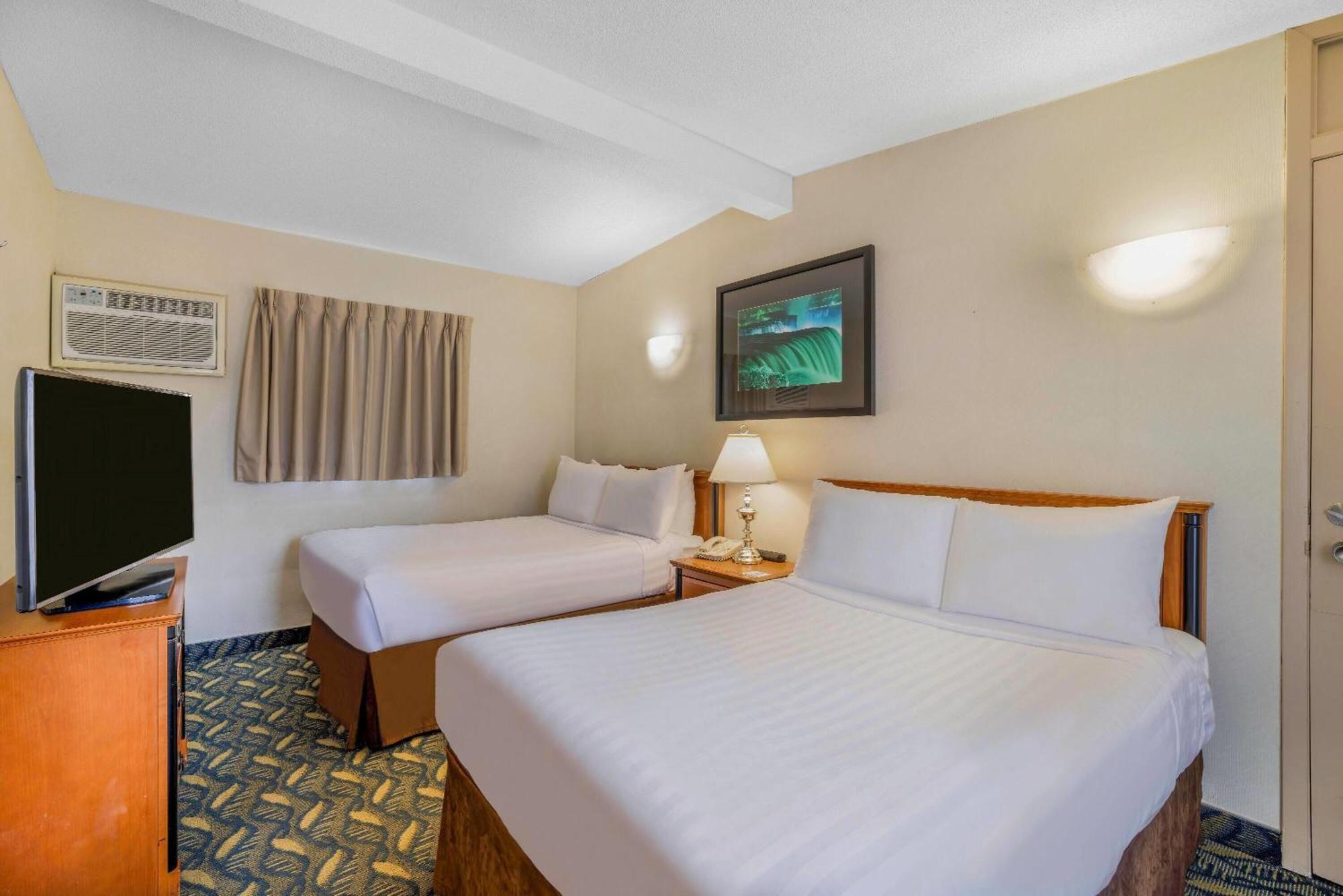 Double Room Three Double Beds Non-Smoking