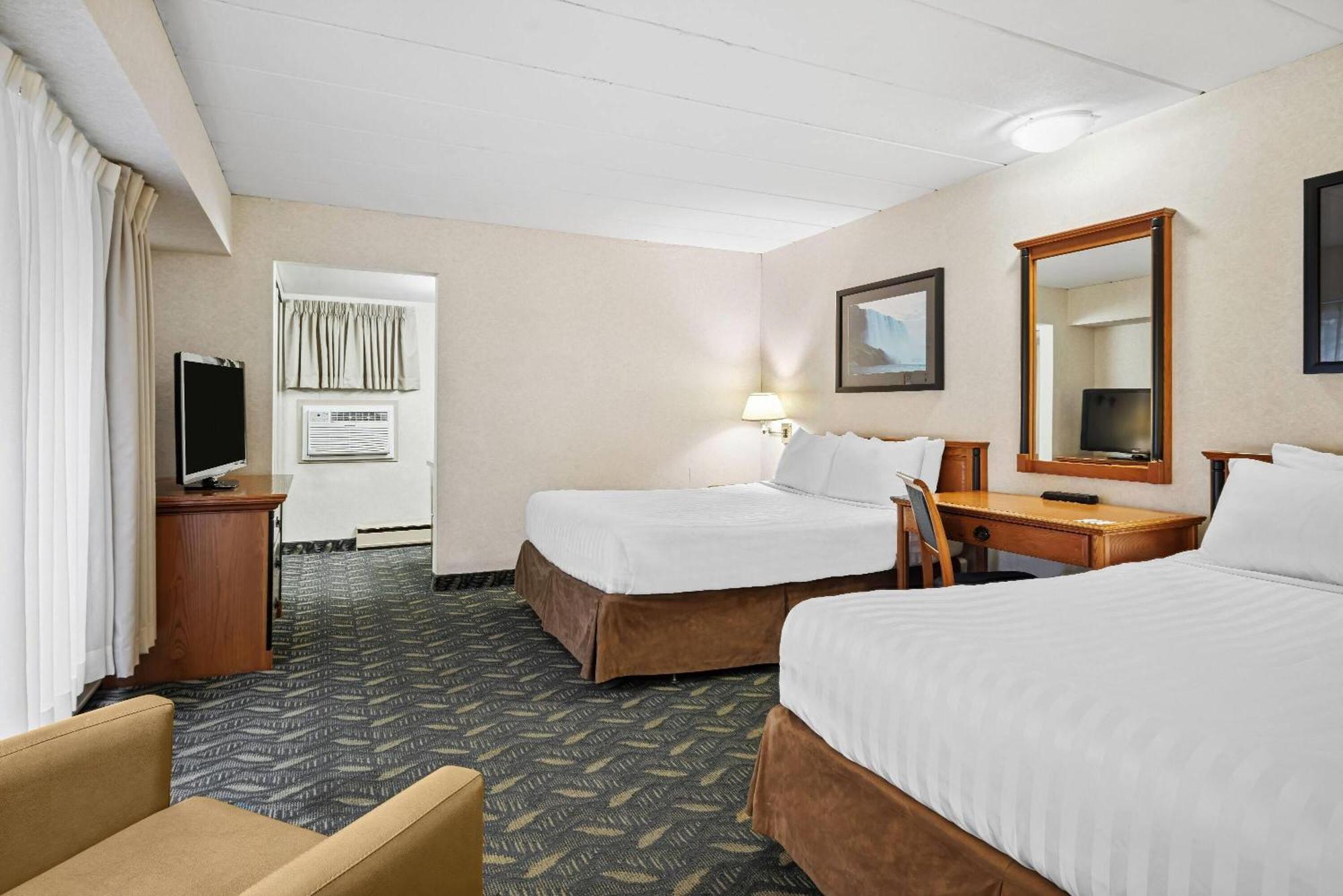 Queen Room Three Queen Beds Non-Smoking