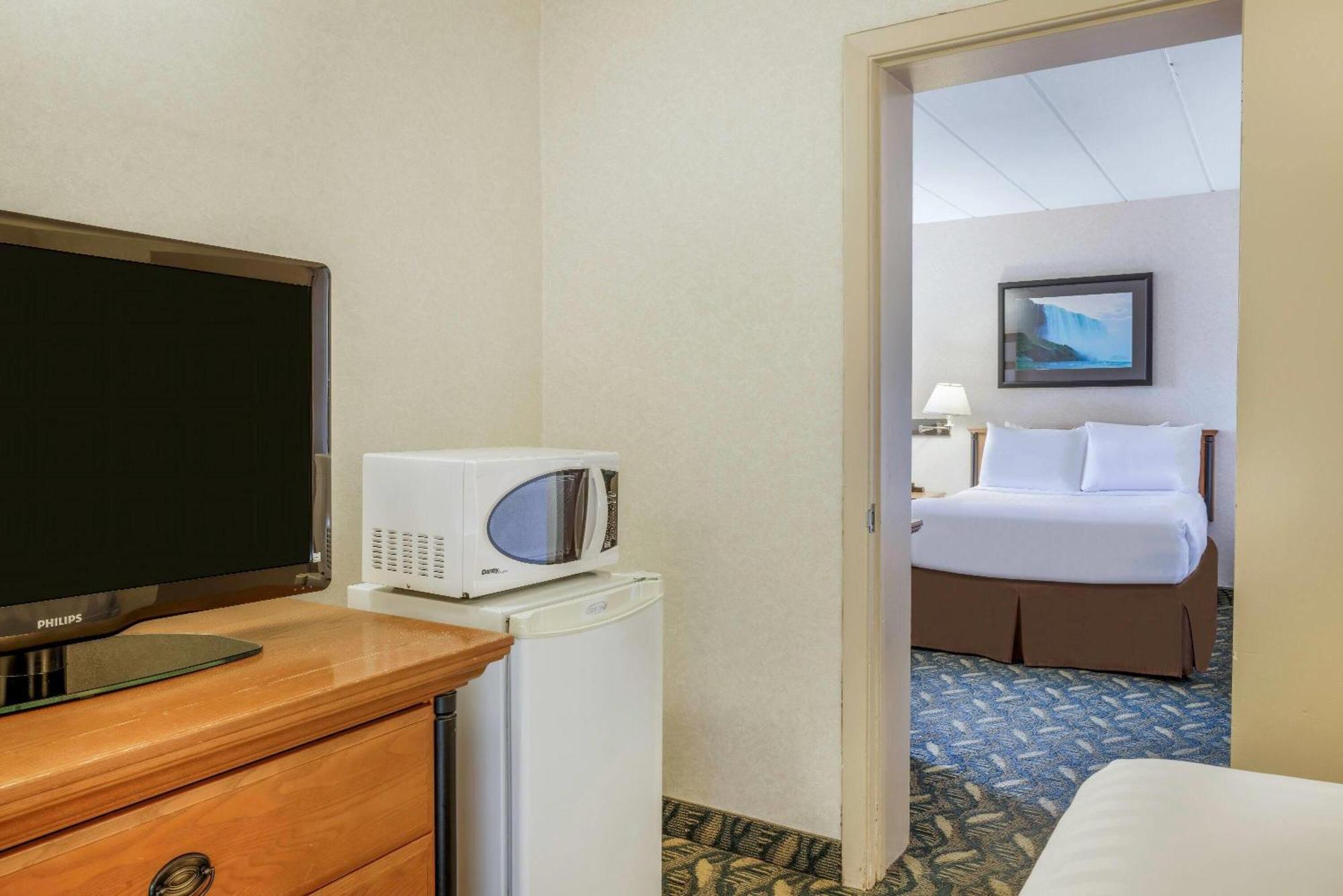 Double Room Three Double Beds Non-Smoking