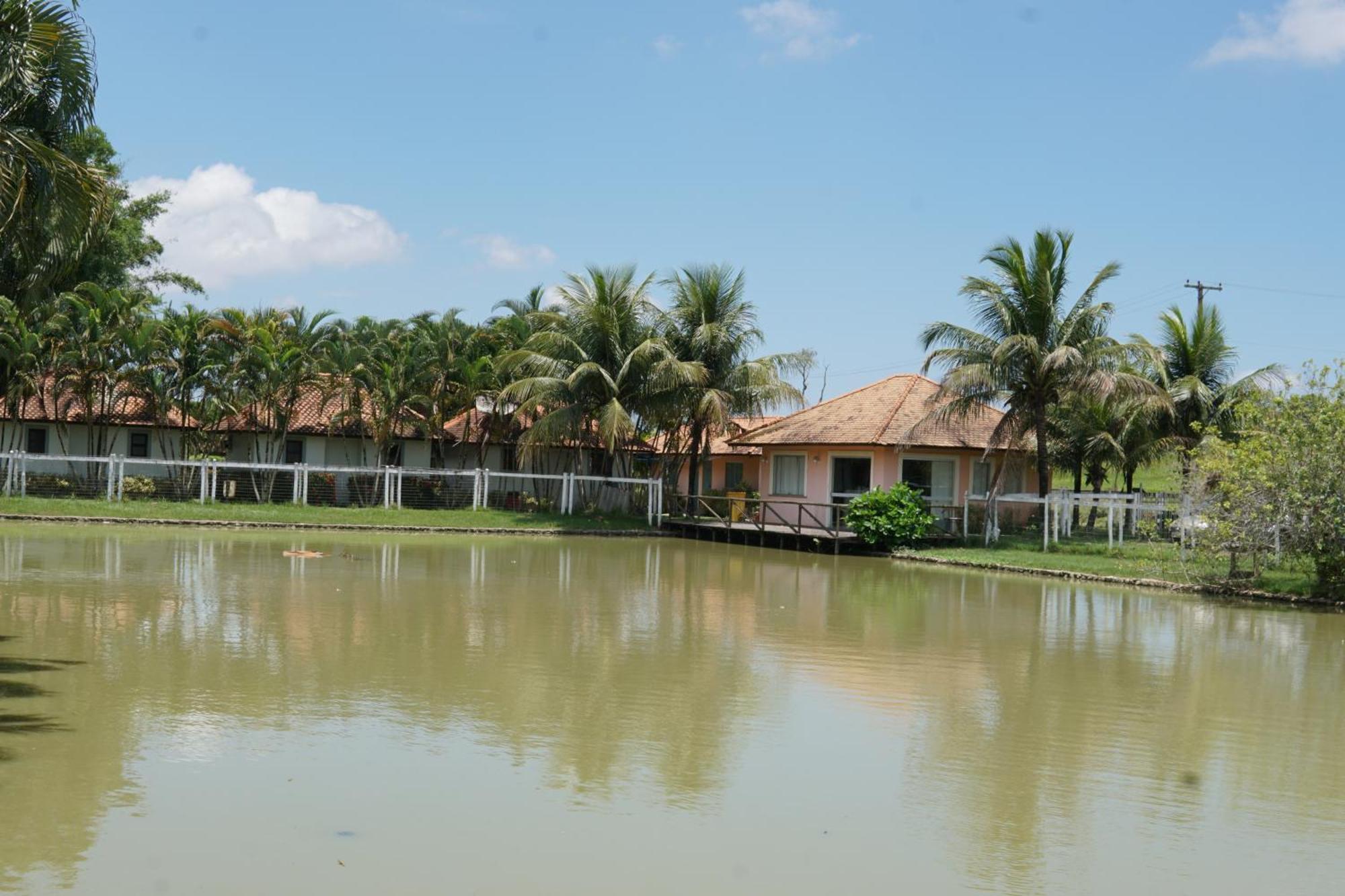Quarto Família com Vista do Lago