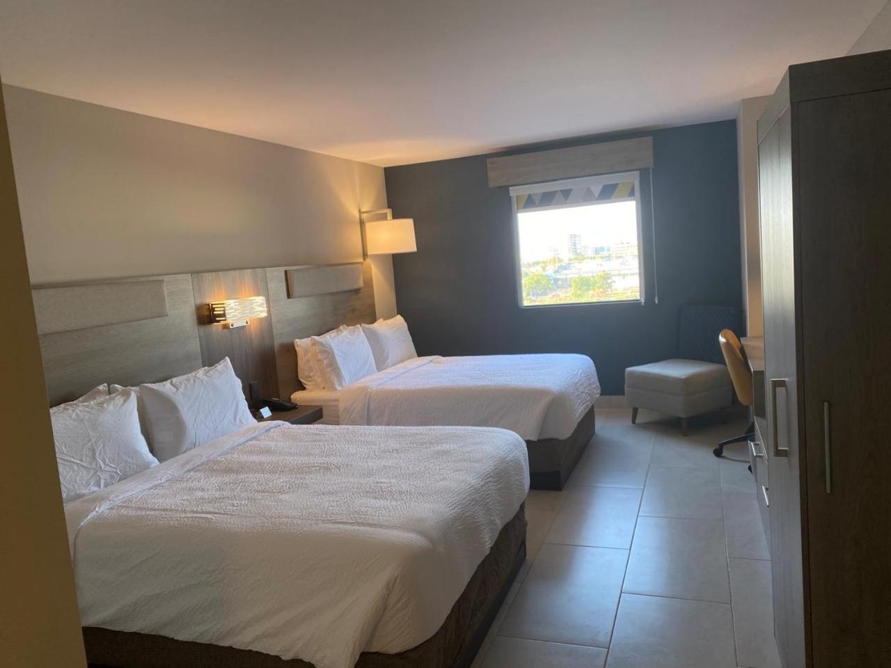 Suite con vistas a la laguna - 2 camas grandes