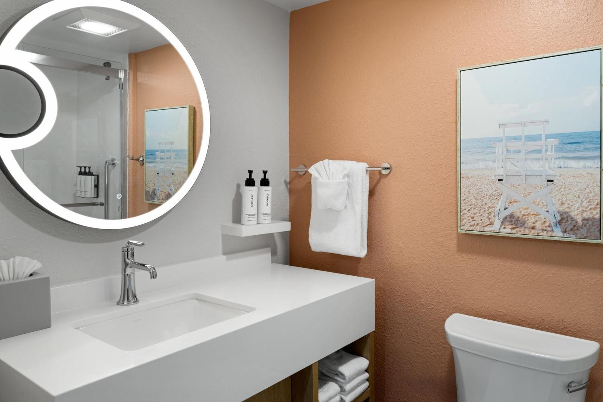 Standard King Room Roll Shower Oceanfront Mobility Accessible
