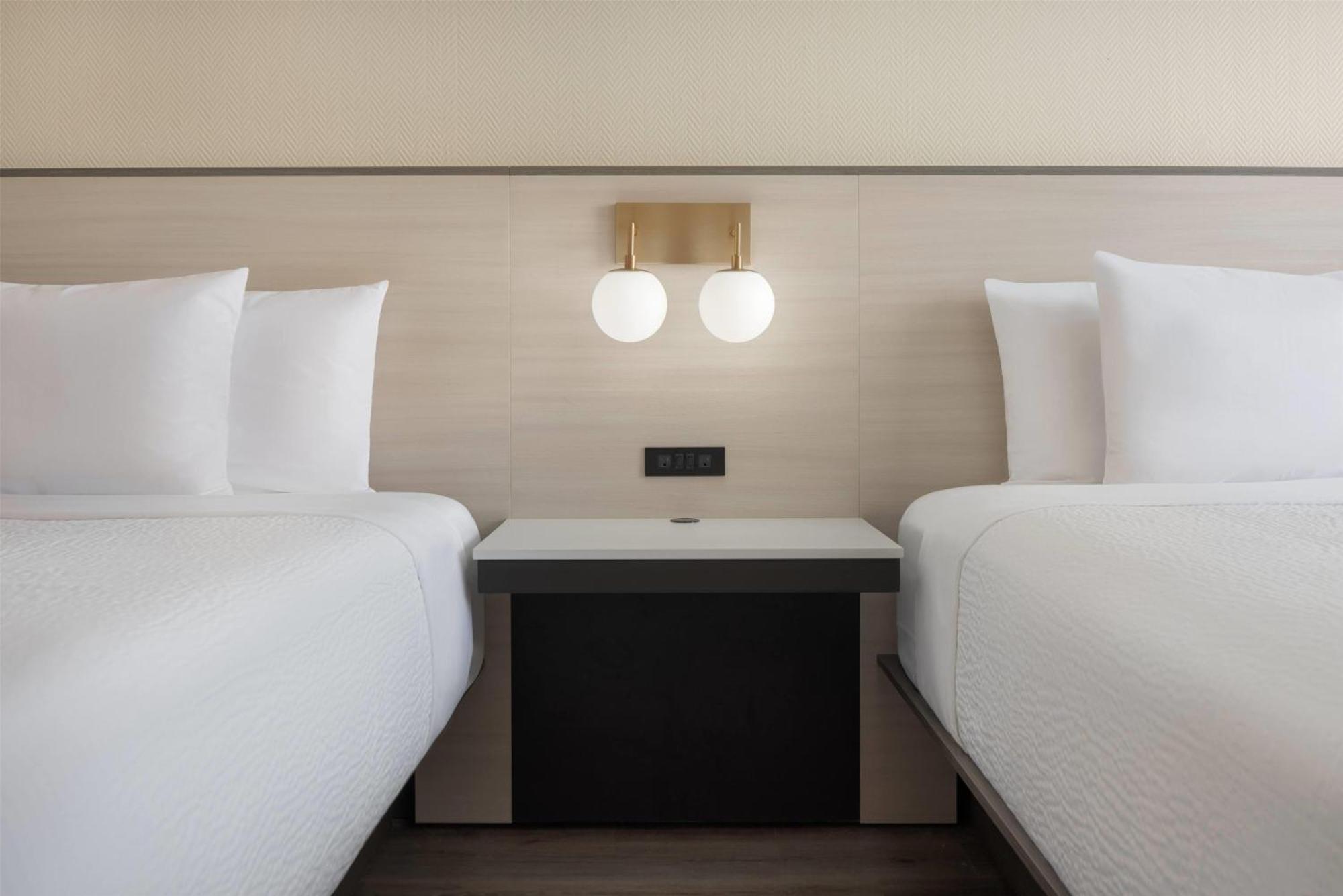 Deluxe Queen Room Two Queen Beds Lake View Lower Floors or Non-Smoking