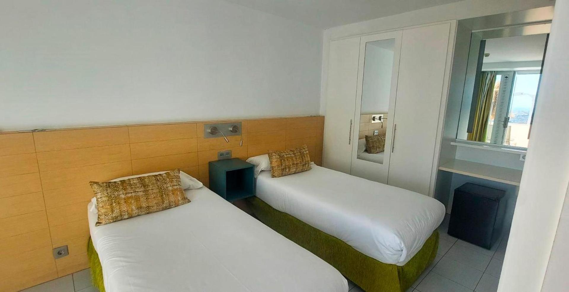 Classic Double room small balcony,1697799891:JPEG