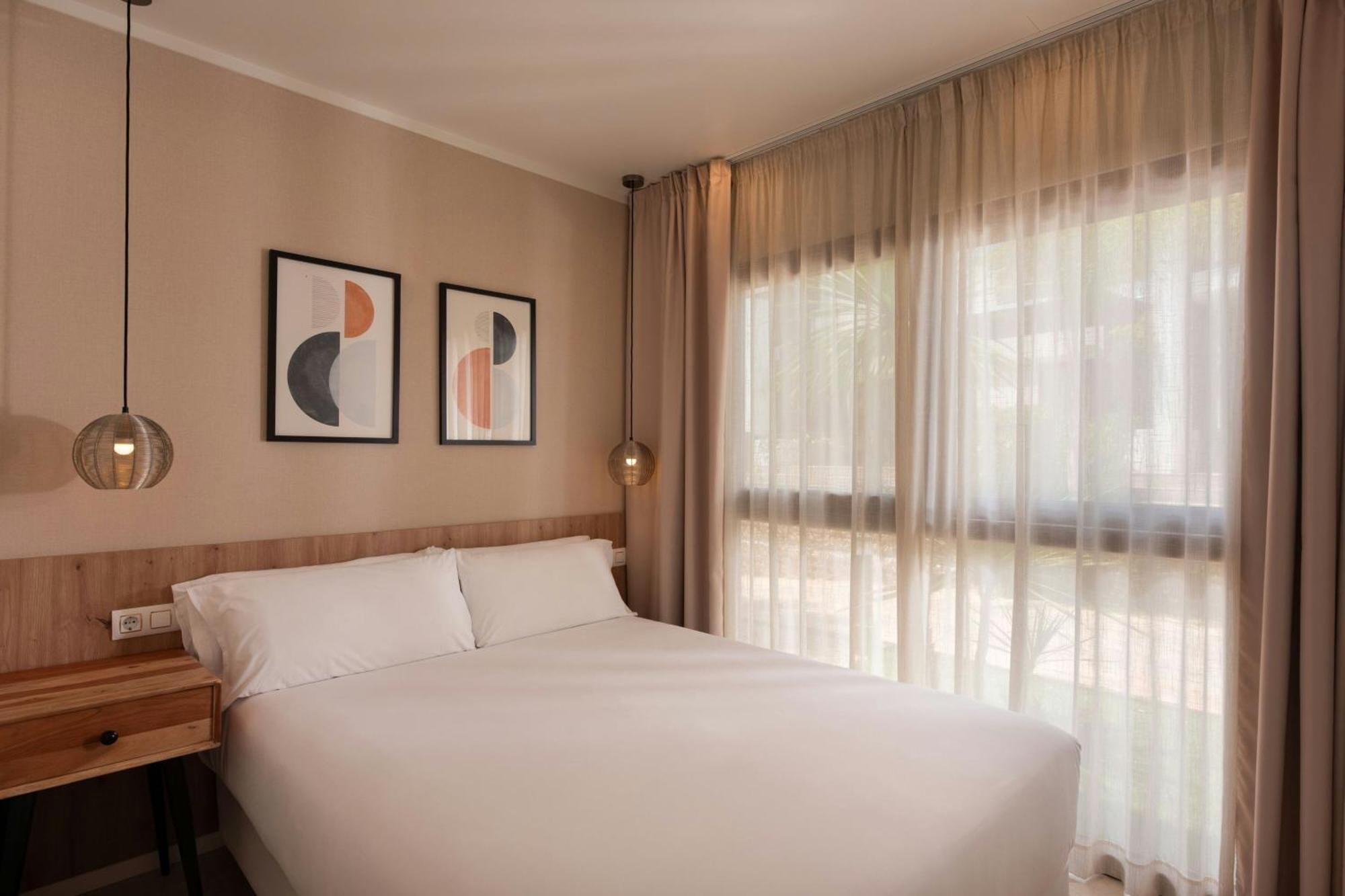 Three-Bedroom Comfort Pool Villa Balcony Resort View
