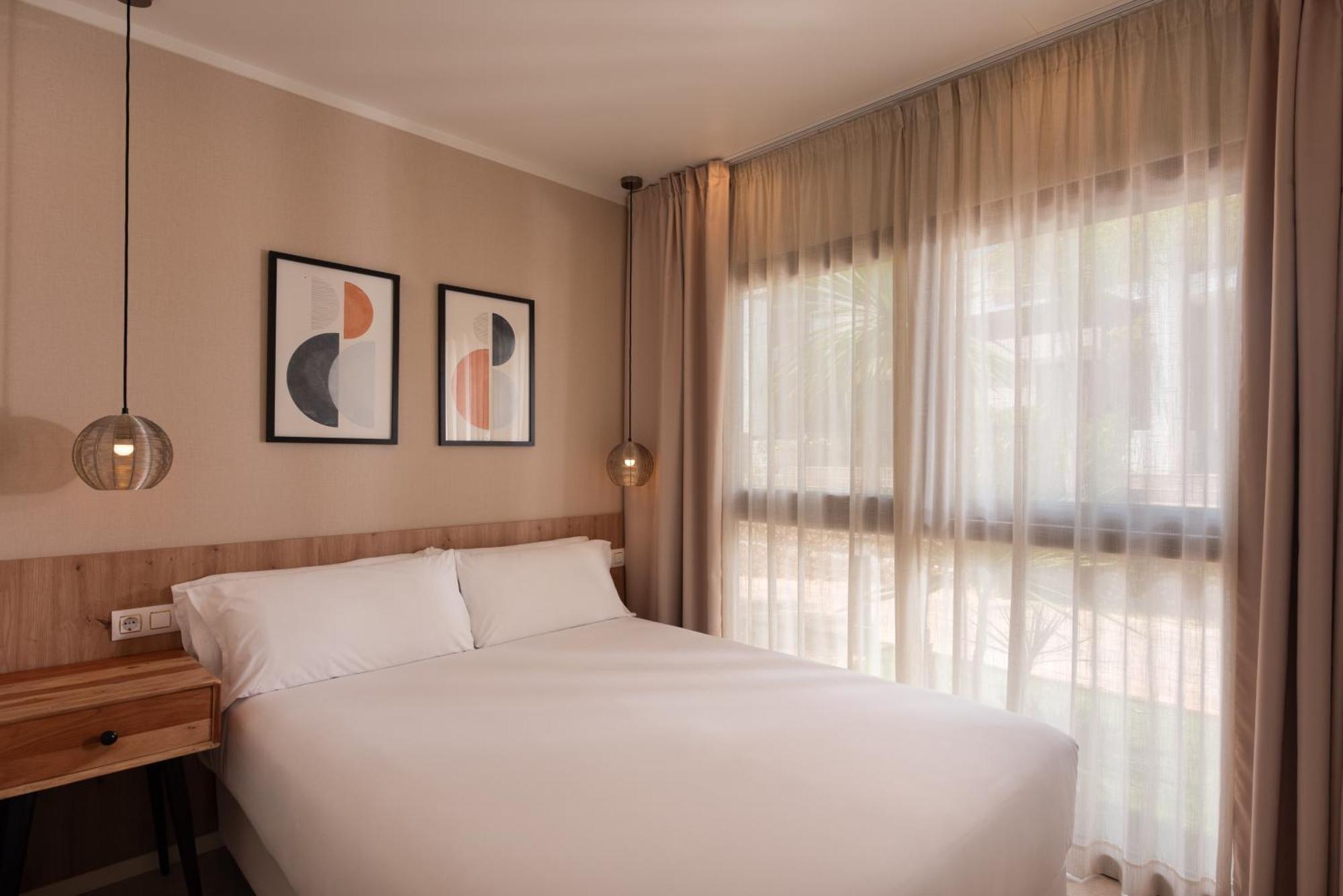 Three-Bedroom Comfort Pool Villa Balcony Resort View