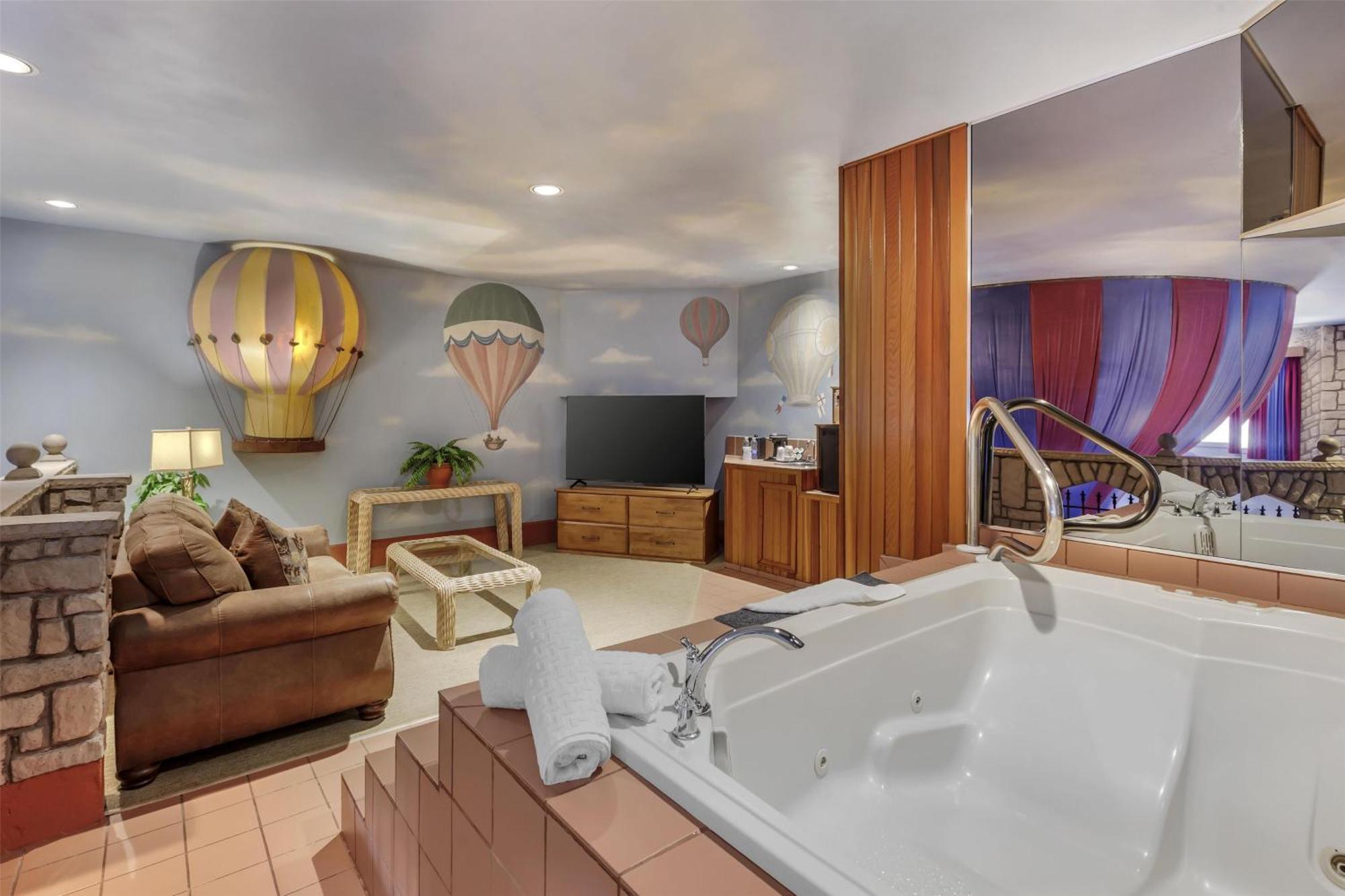 Flights Of Fantasy Queen Suite Spa Bath Fireplace