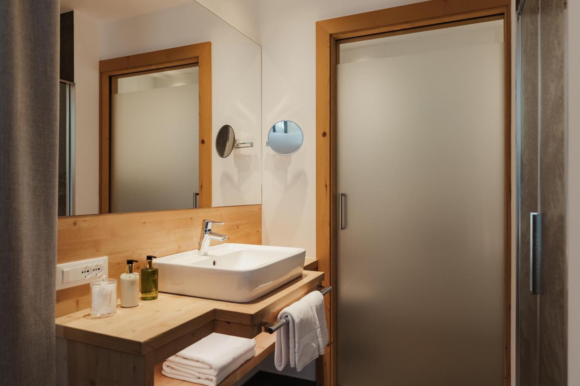 Triple Room,1693288988:JPEG