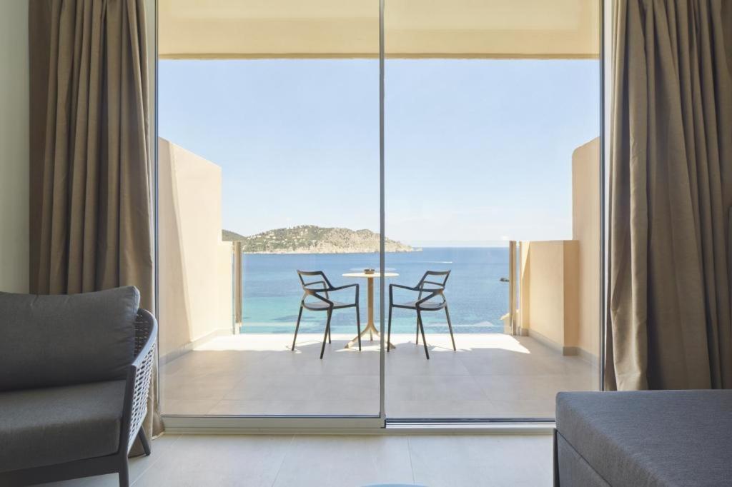 Inspire Family Room Sea View,1695318170:JPEG
