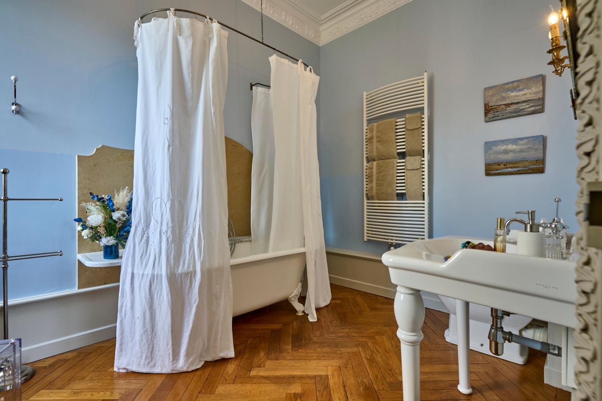 Louise Junior Suite