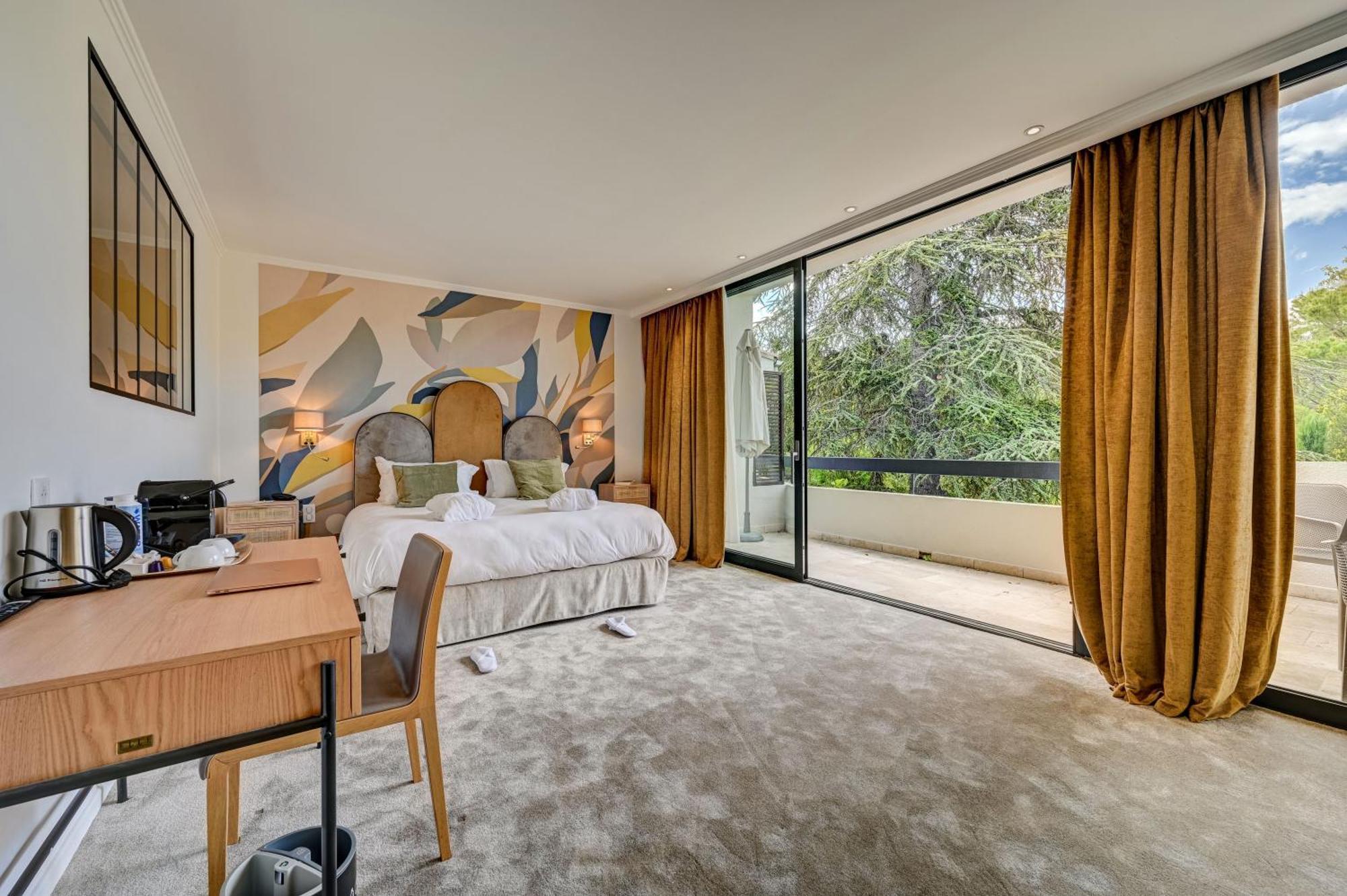 Chambre Lit Queen-Size Privilège avec Canapé-Lit - Non-Fumeurs