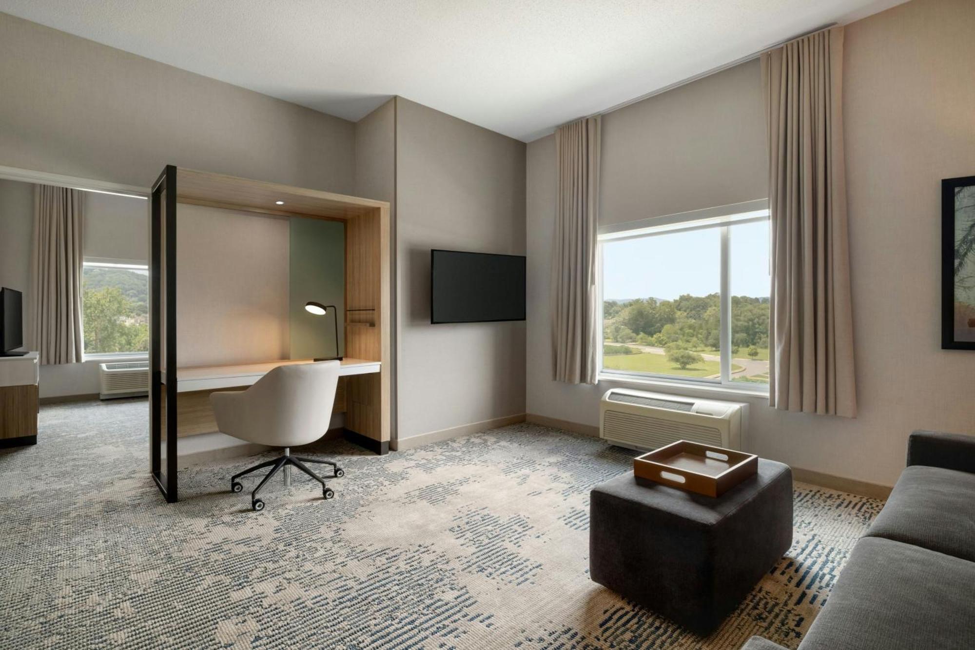 One-Bedroom King Suite with Trundle Sofa
