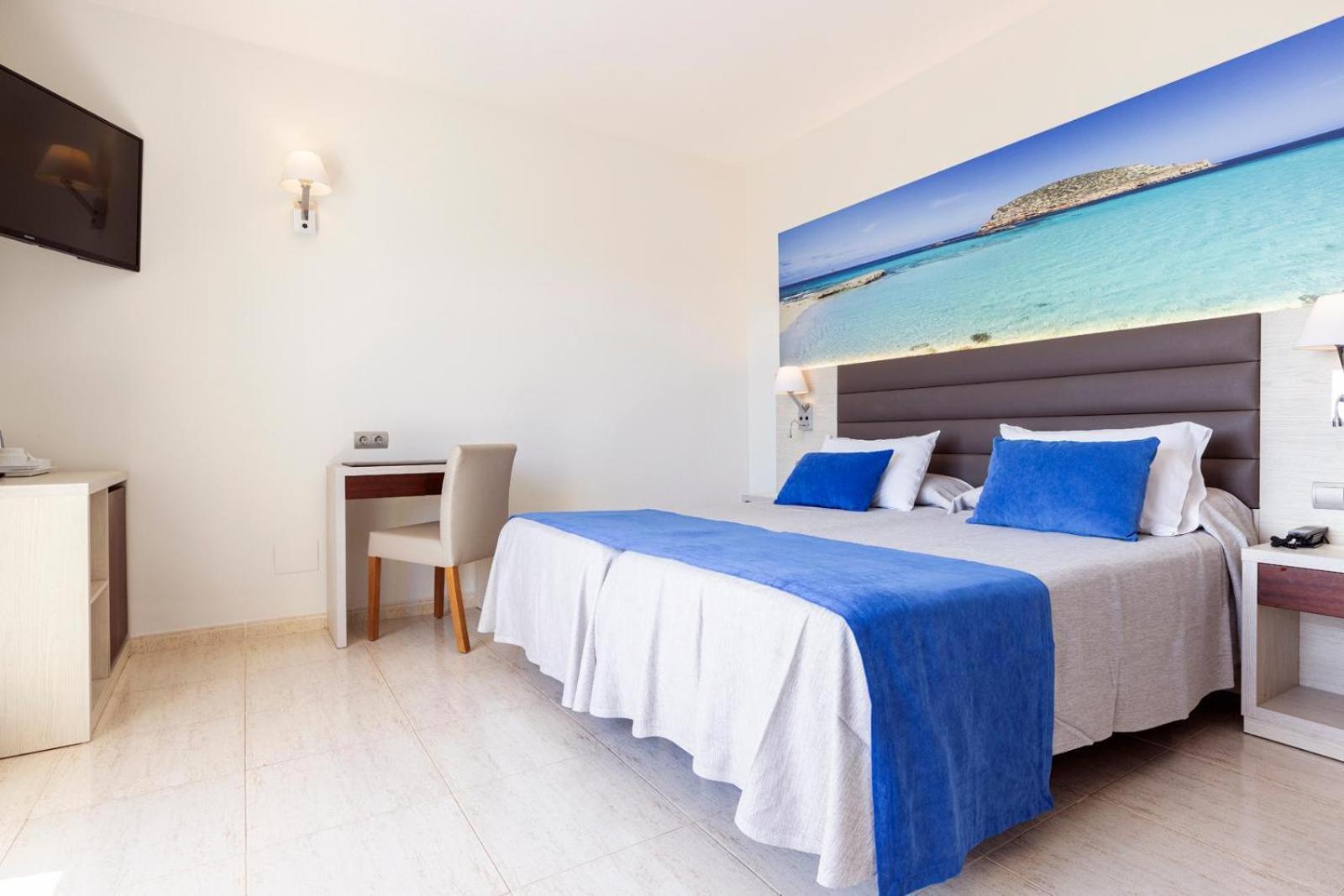 Superior Room,1697787334:JPEG