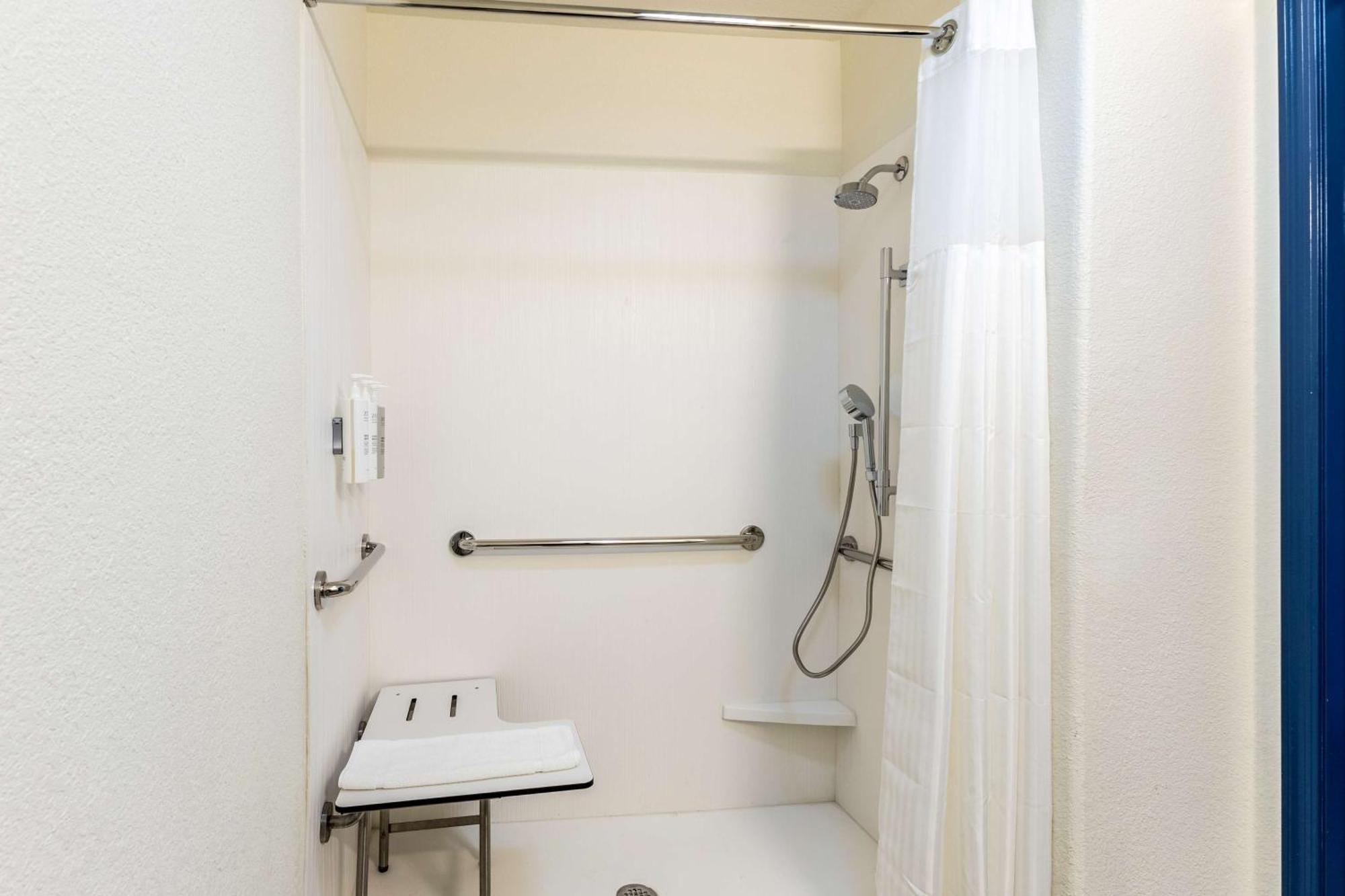 King Room Roll Shower Mobility Hearing Access