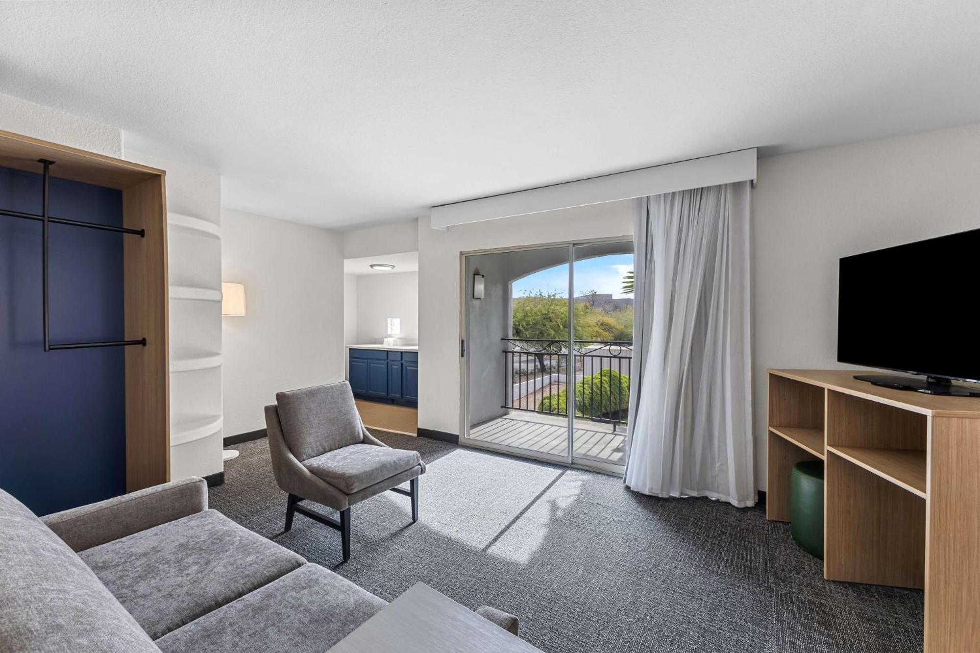 King Suite Pool View Patio