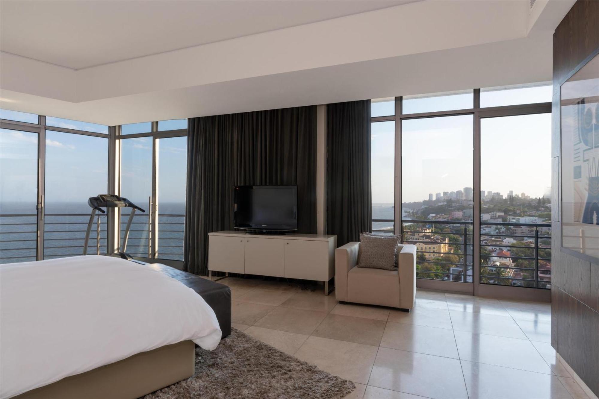 Presidential Suite with Balcony and Sea View