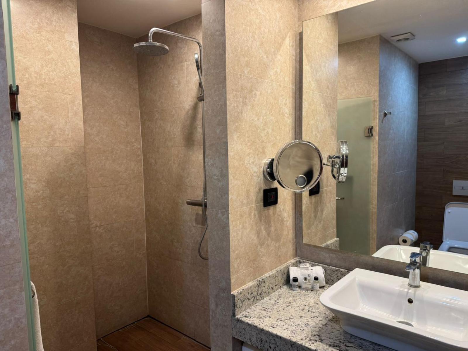Superior King Suite