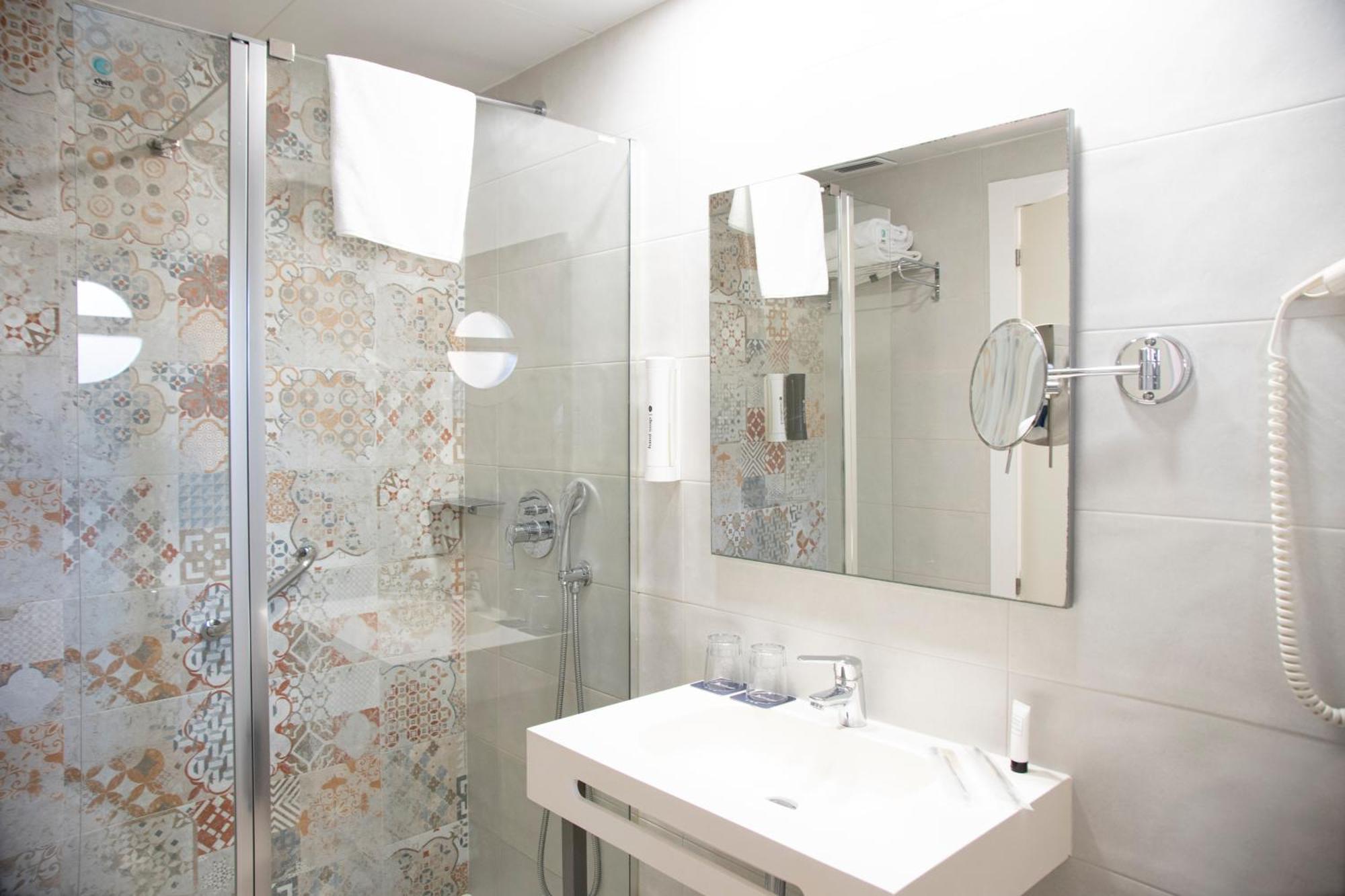 Double or Twin Room,1698867952:JPEG