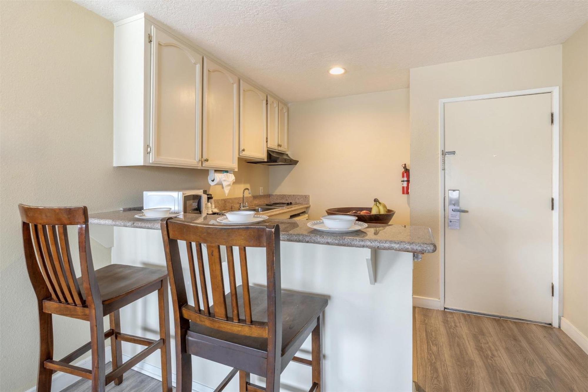 King Suite with Kitchenette - Non-Smoking