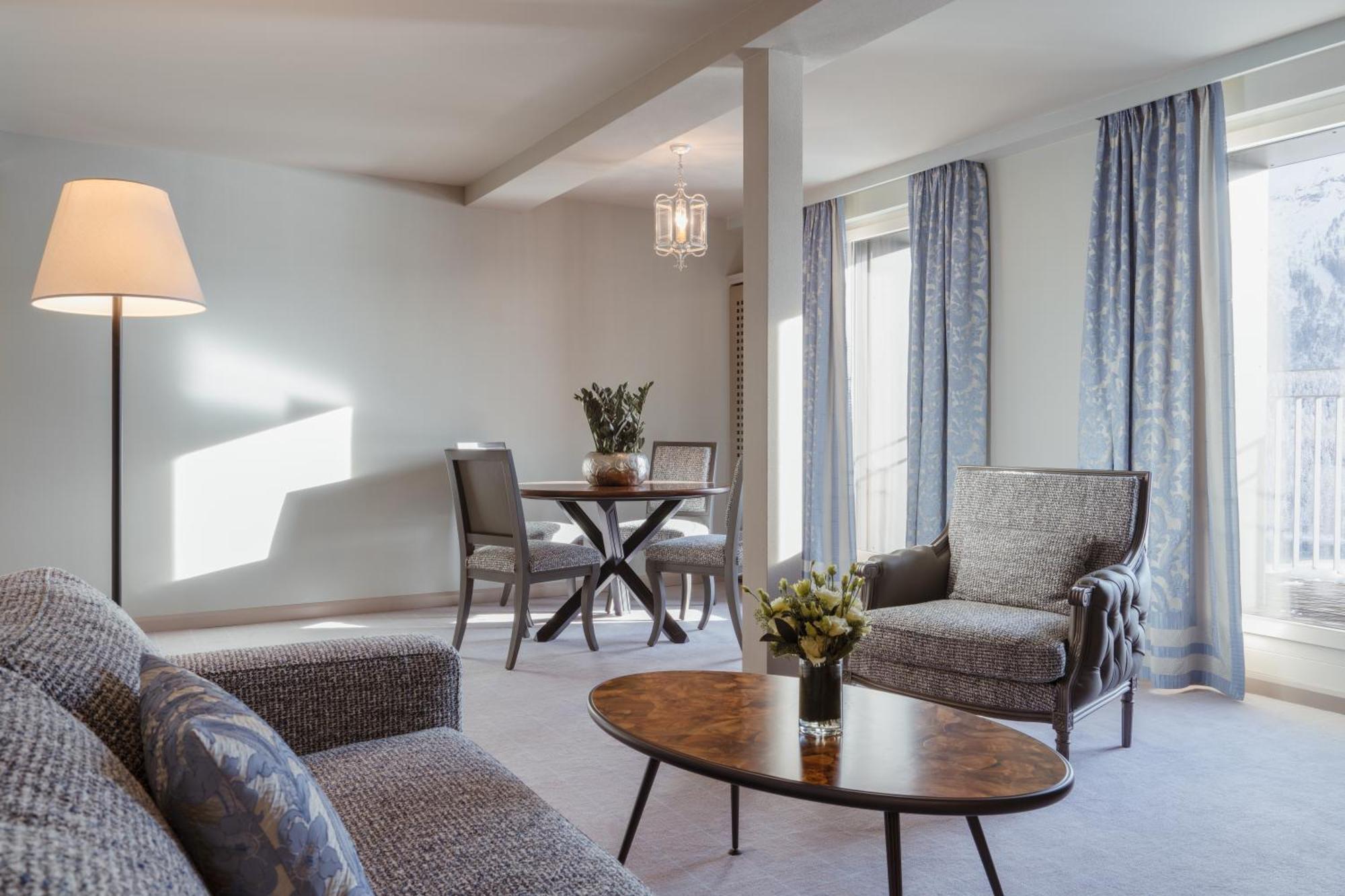Corner Junior Suite Lake View