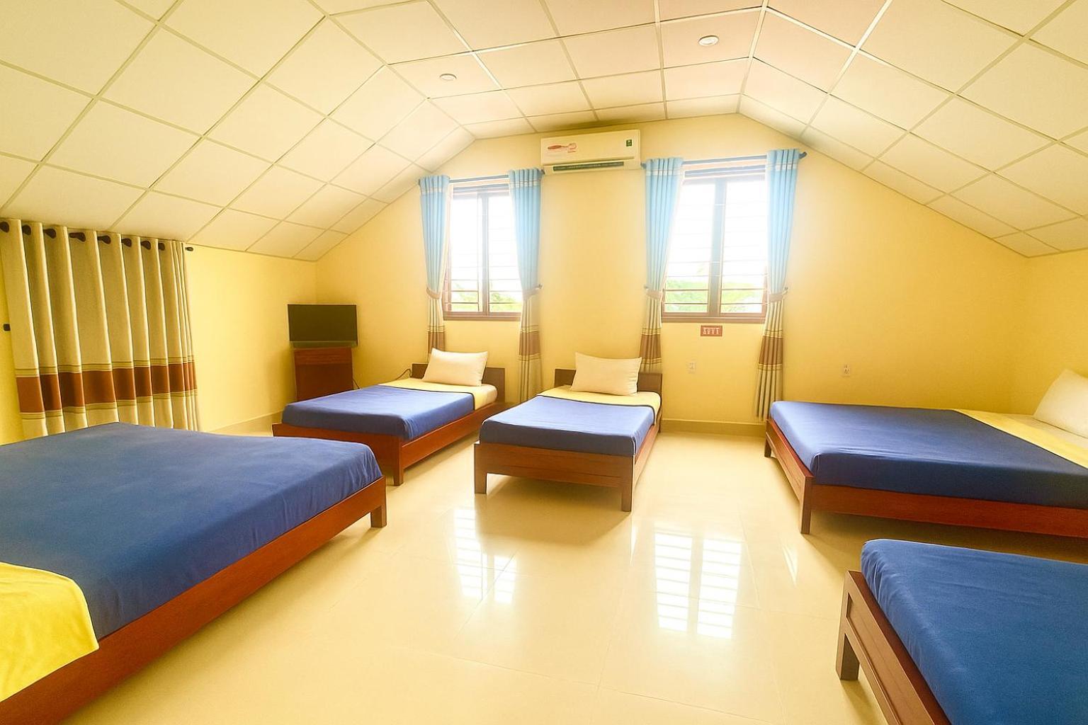 Single Bed 6-Bed Dormitory Room
