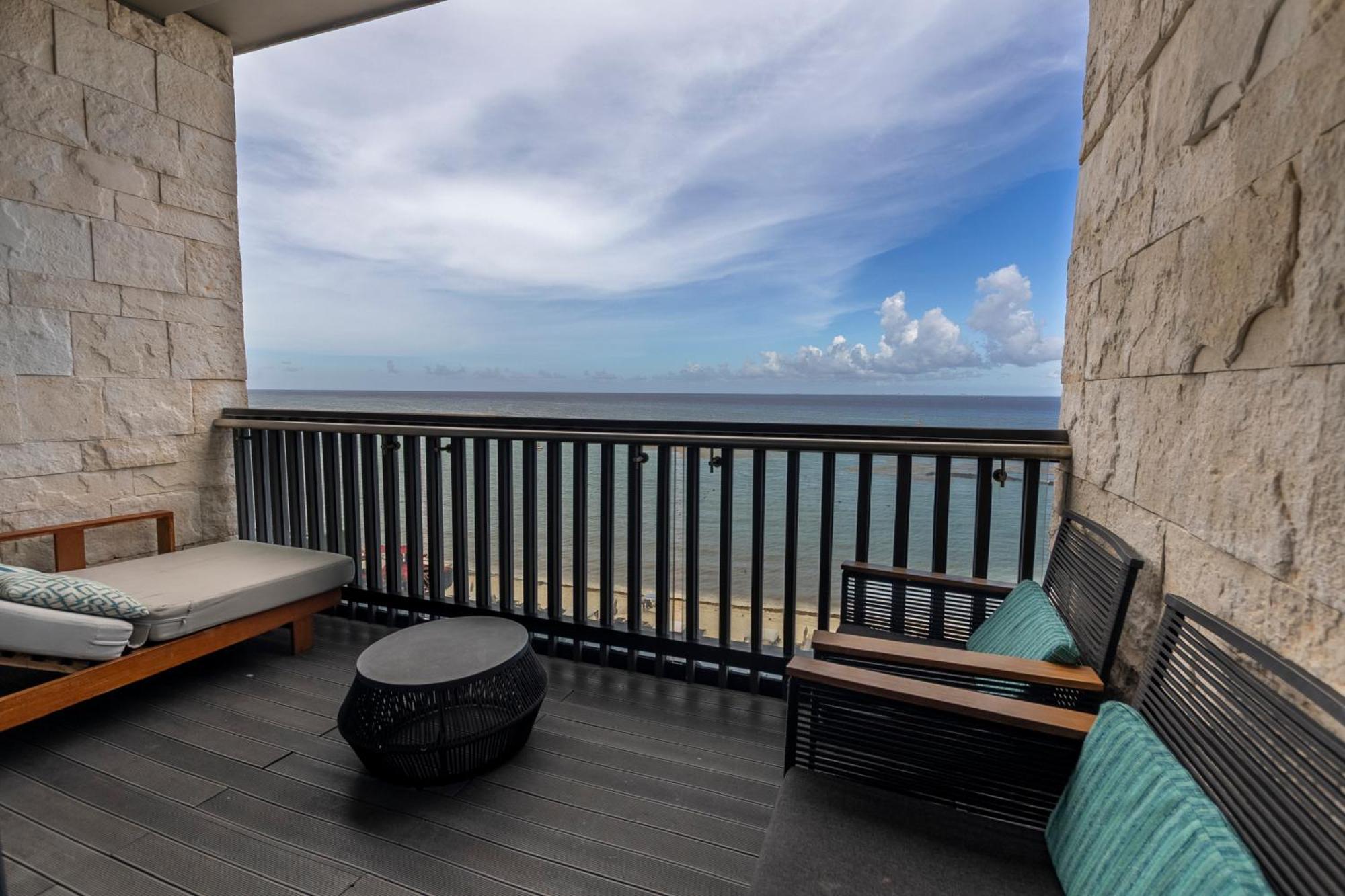 Premium Ocean Front 2 Queen
