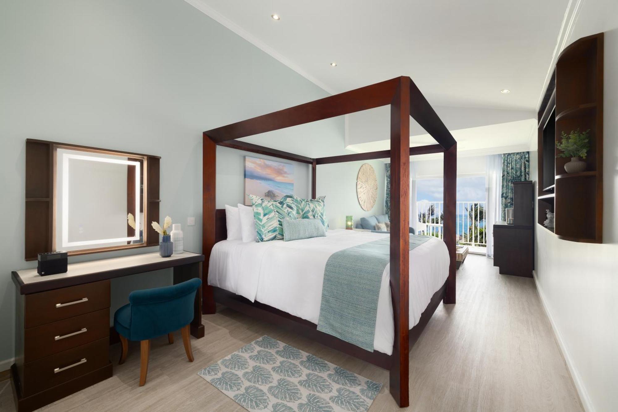 Harmony Concierge JR Suite Club Level Ocean View – Adults Only