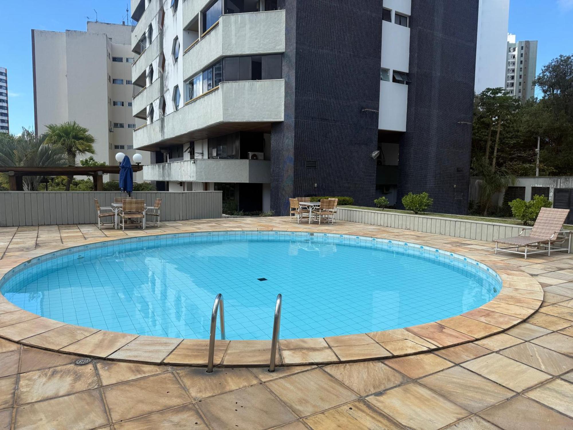 Apartamento com Varanda