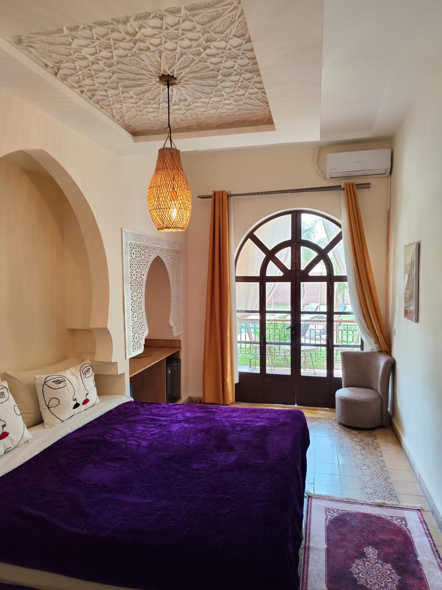 Chambre Double - Vue sur Piscine