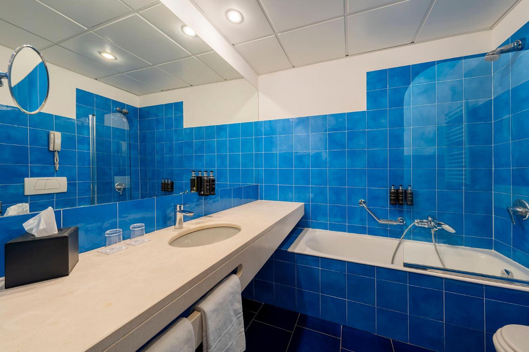 Double or Twin Room Superior Balcony Premium Sea View