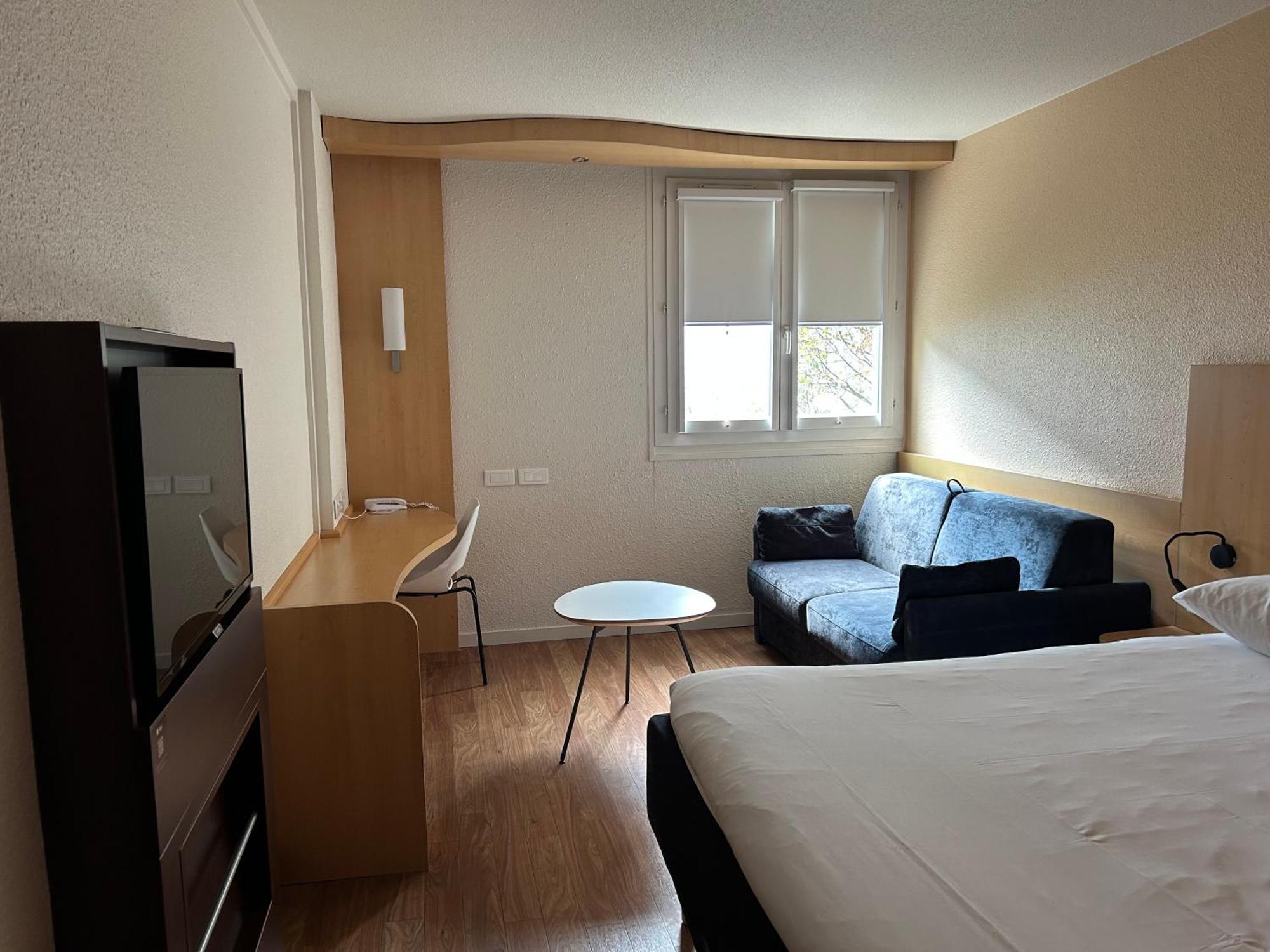 Chambre Standard avec 1 Lit Double et 1 Canapé-Lit Double