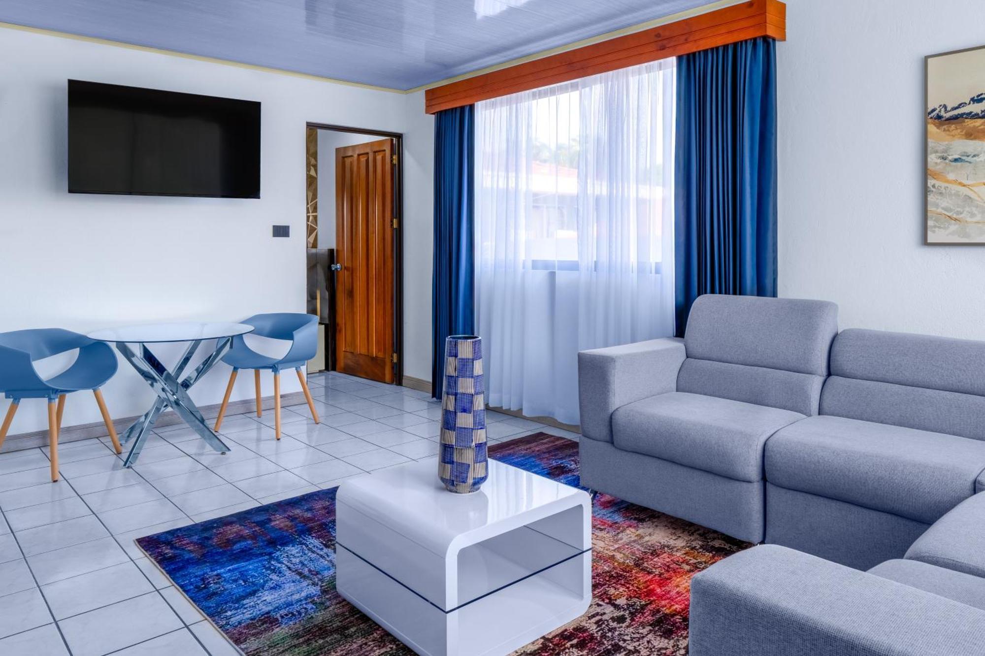 Deluxe Suite