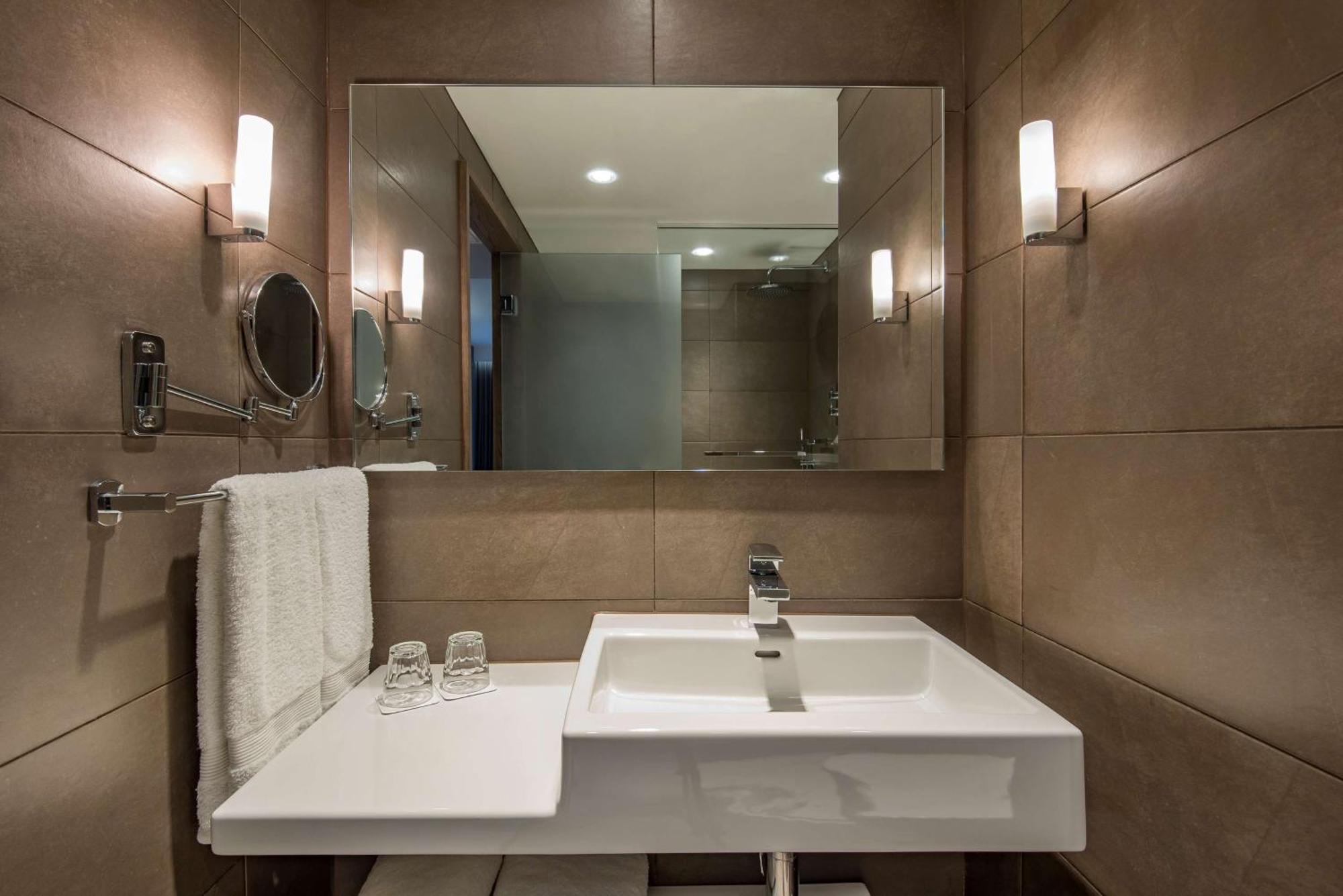 Executive Room Lounge Access
