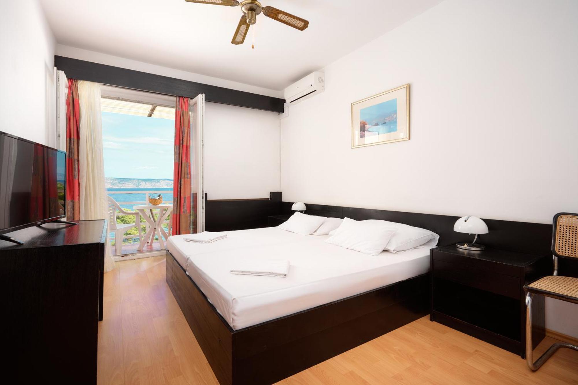 Standard Double or Twin Room with Seaside View and Balcony