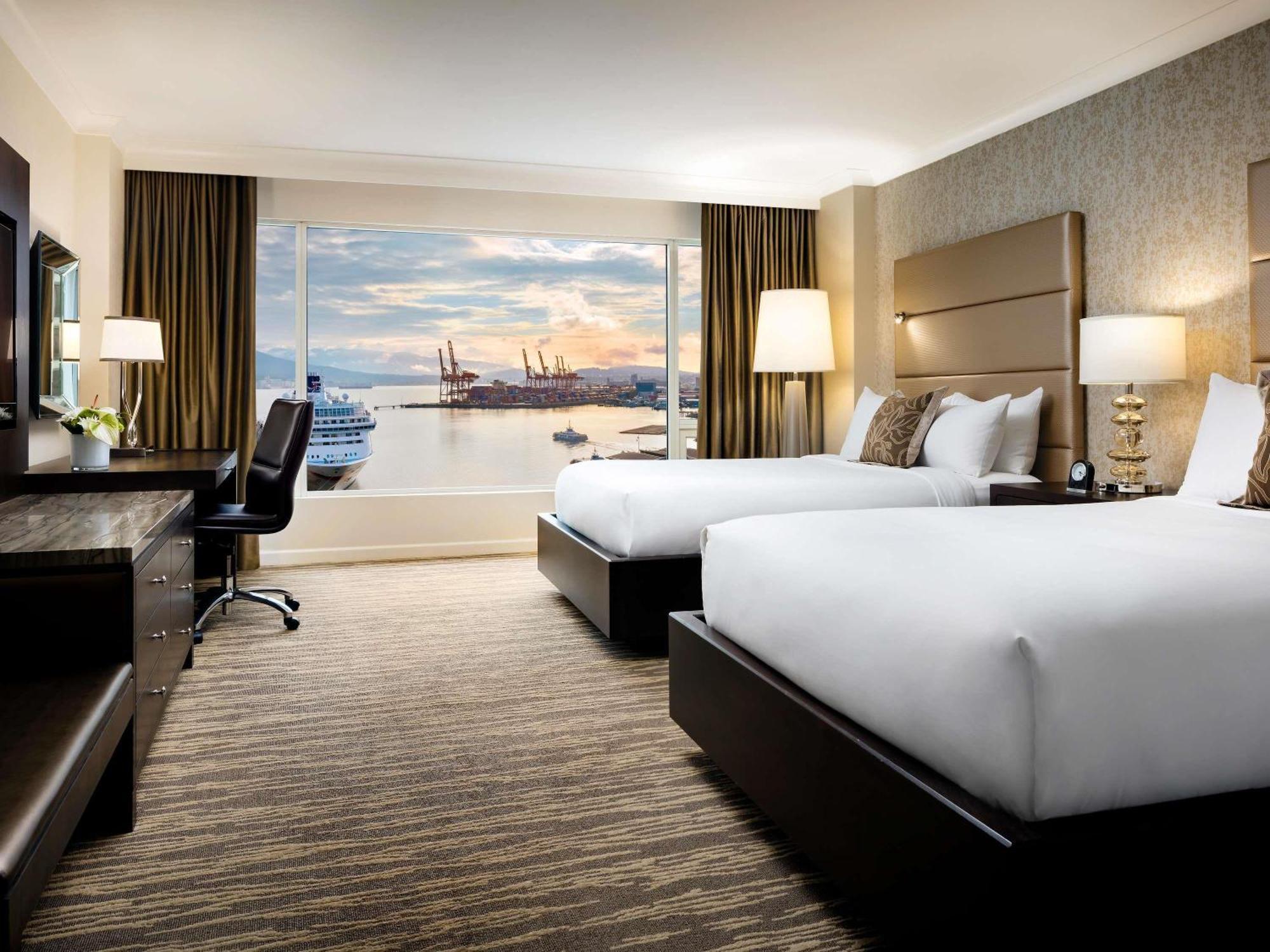 Quarto Signature com 2 Camas de Casal e Vista do Porto