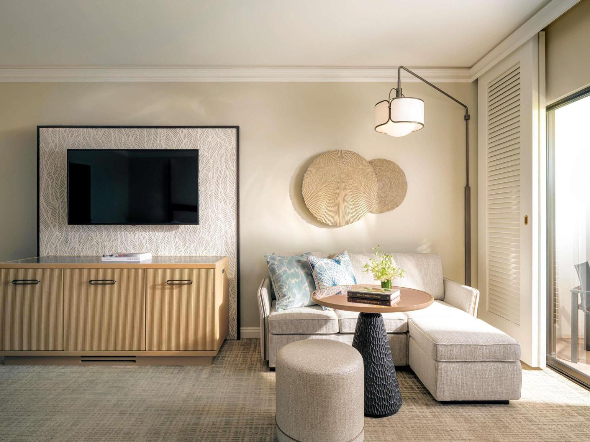 Quarto Fairmont com Cama King-size e Vista do Jardim