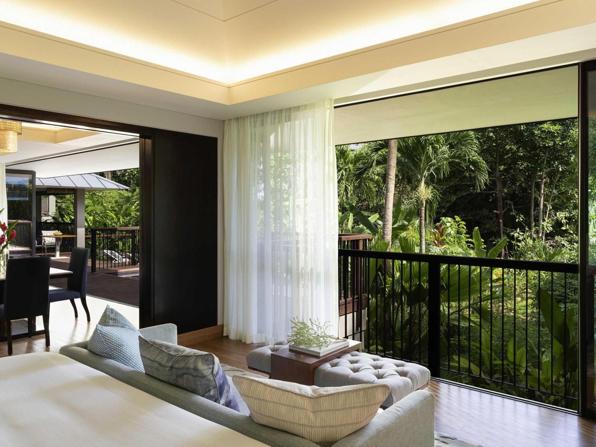 Villa Grand Hillside con piscina y vistas al jardín