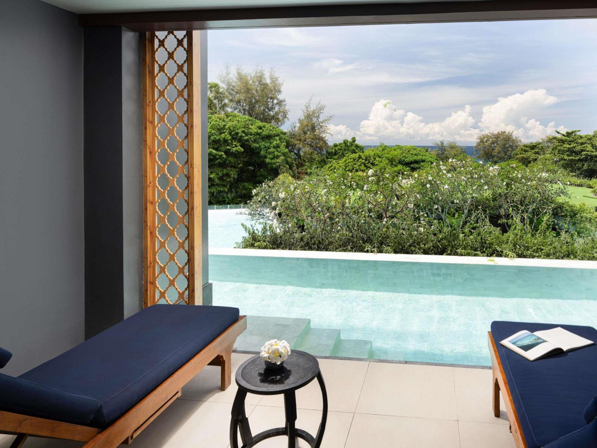 Suite Deluxe avec Accès Piscine - Vue sur Mer - 1 Lit King-Size