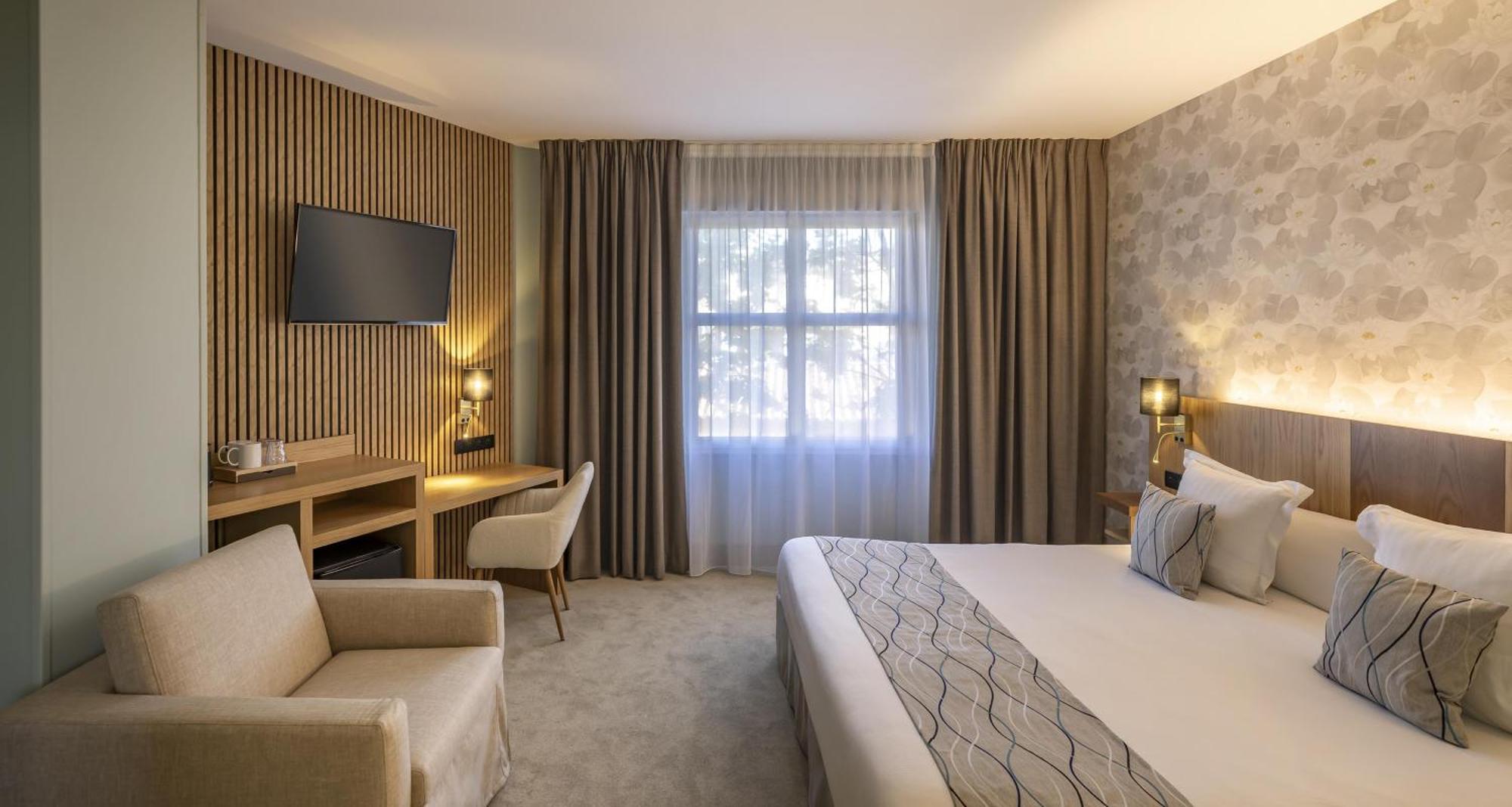 Chambre Lit King-Size Standard avec Canapé-Lit - Non-Fumeurs