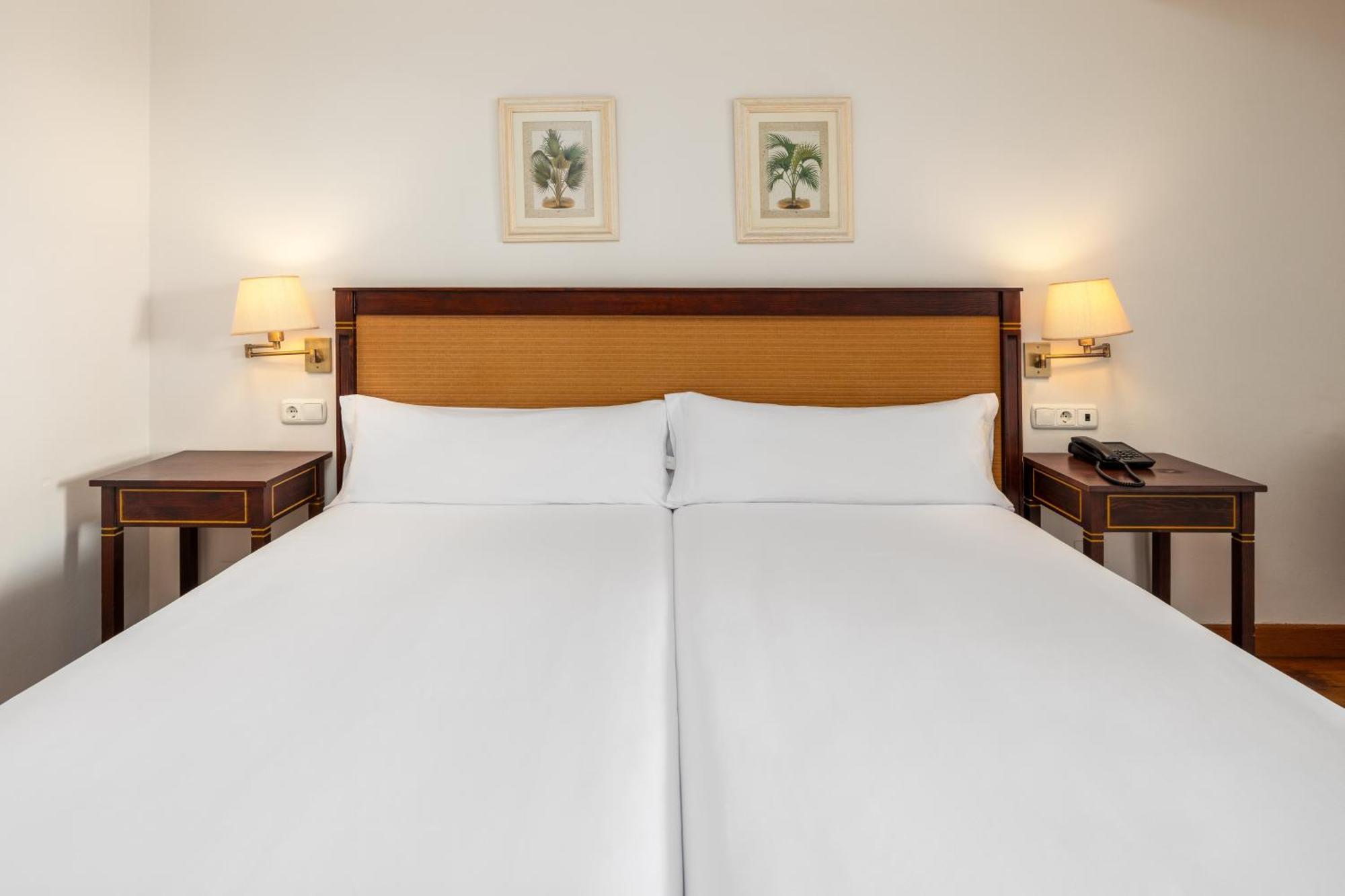 Standard Twin Room with Garden View