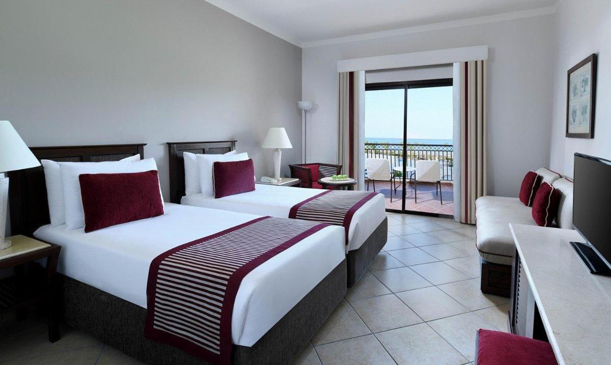 Superior Deluxe Queen or Twin Beds Garden View