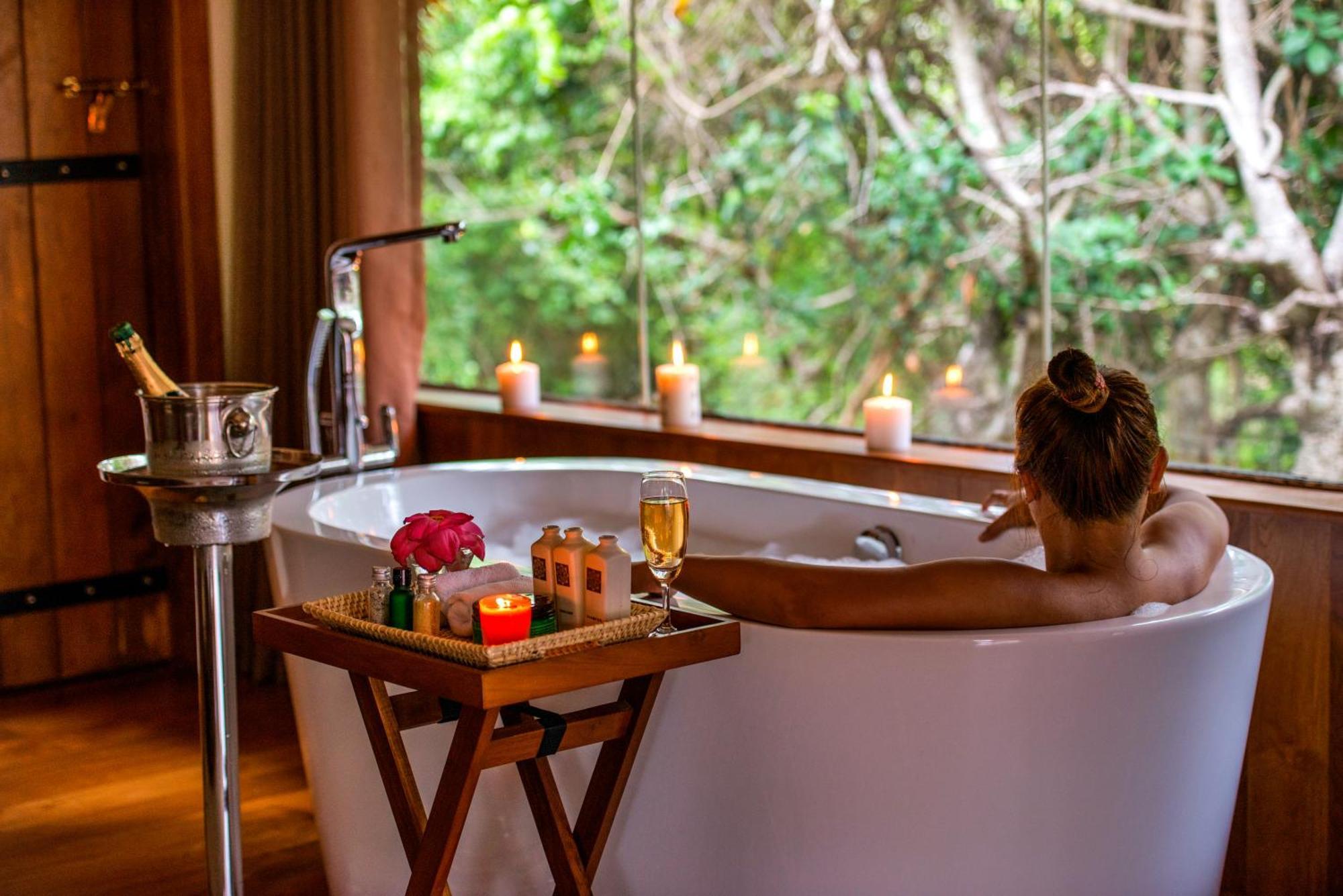 All Inclusive Luxury Cabin Private Plunge Pool & One Game Drive