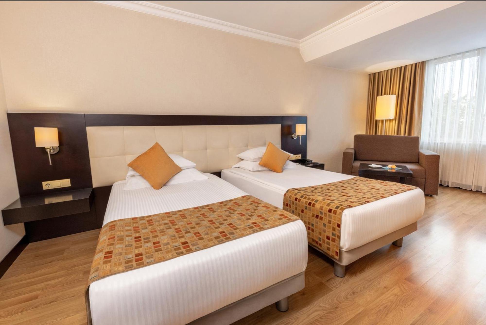 Deluxe Twin Room City View